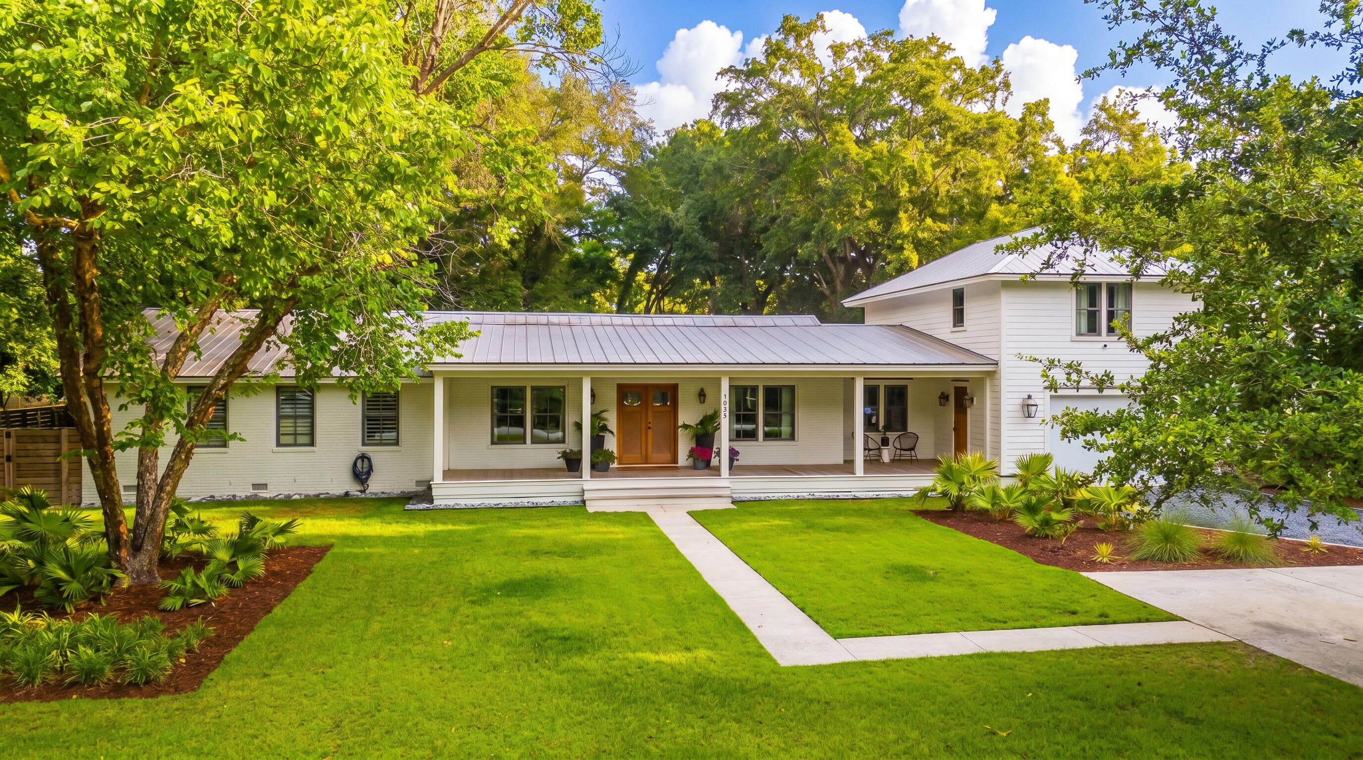 1035 Lakeview Drive — photo