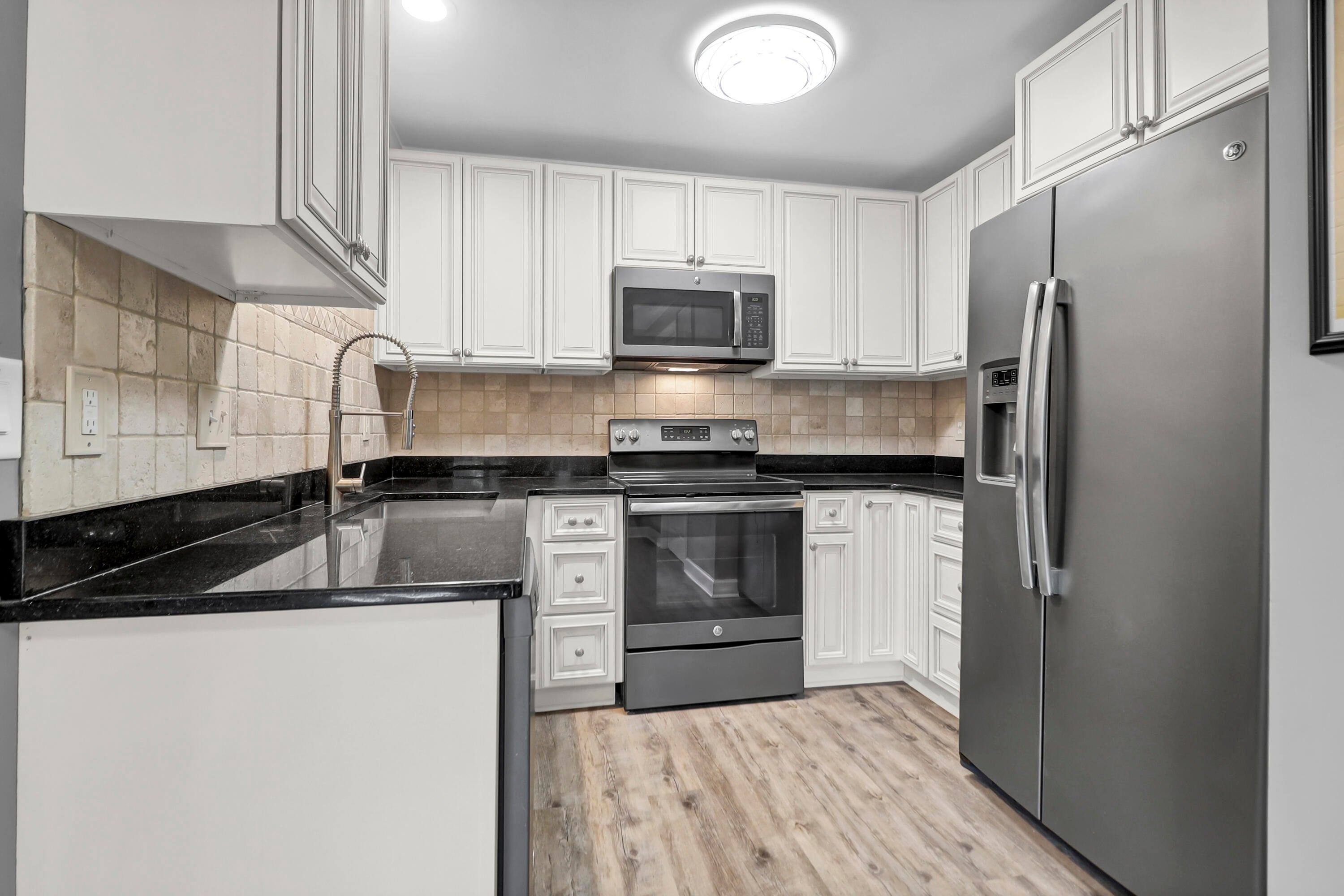 7911 Windfern Court Unit 1502 — photo