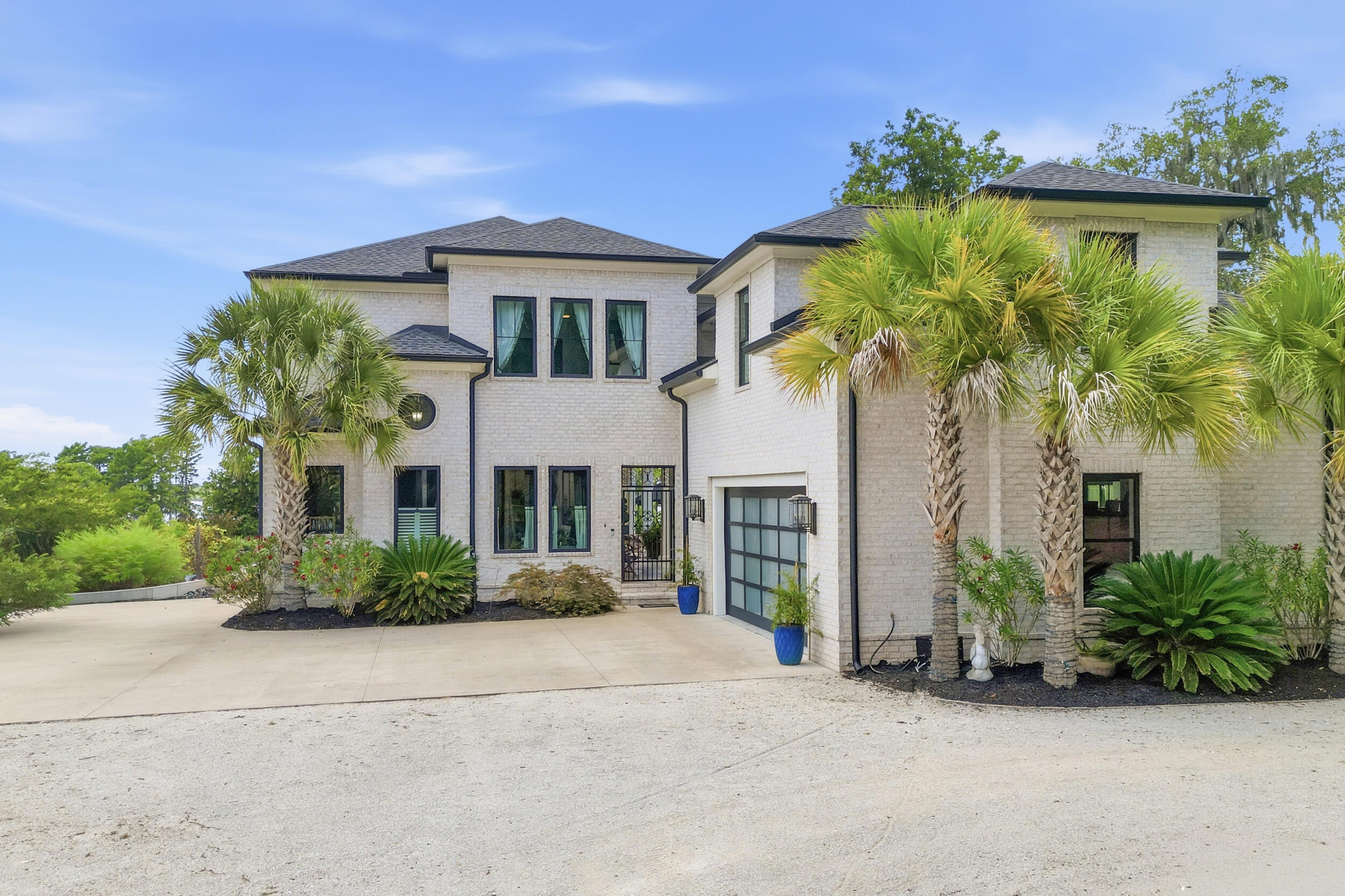 547 Bannockburn Drive — photo