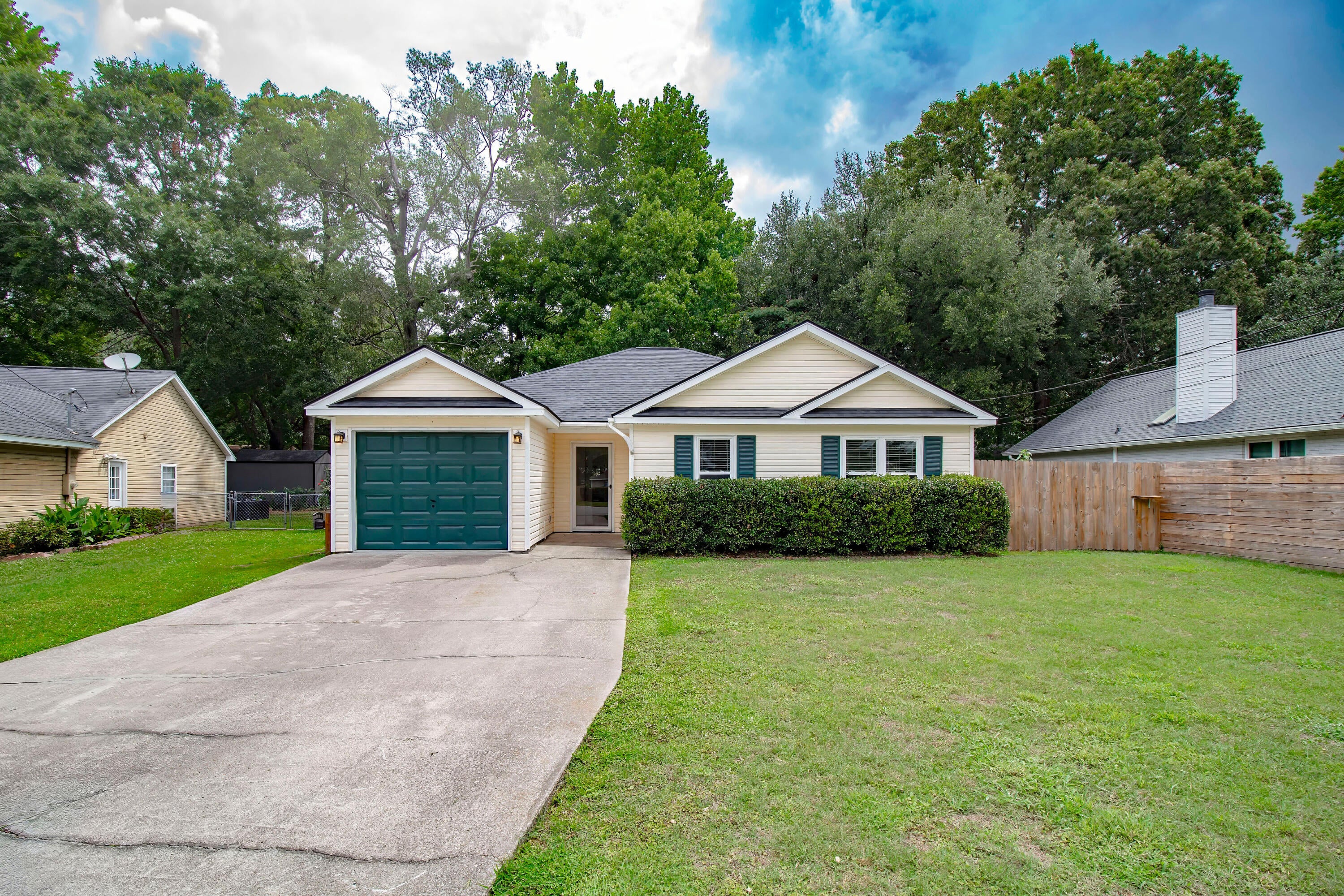 2418 Double Oak Drive — photo
