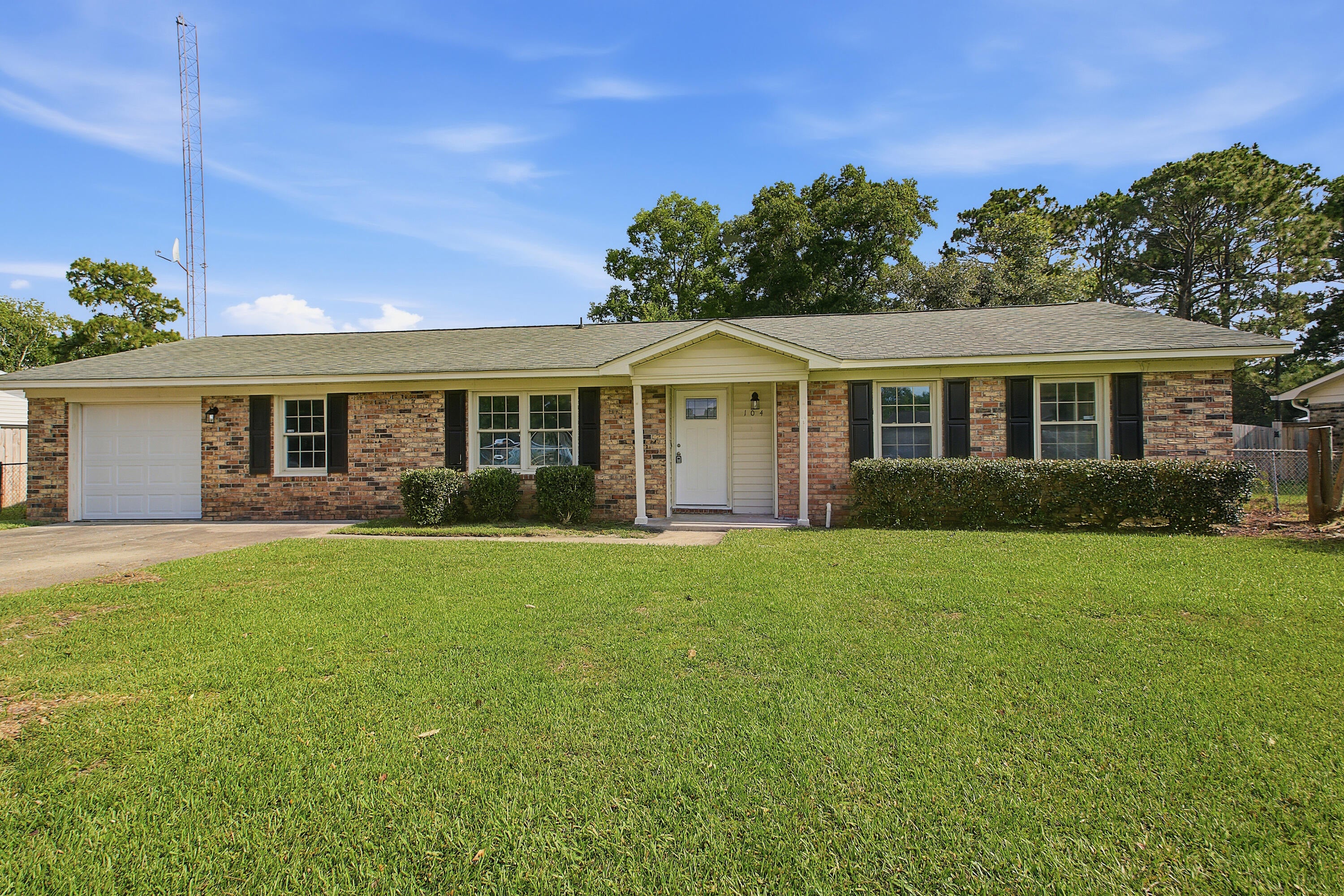 104 General Dennis Drive — photo