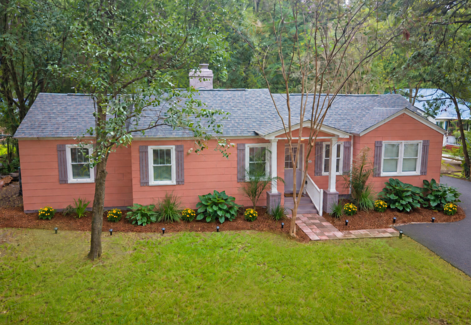 708 S Laurel Street — photo