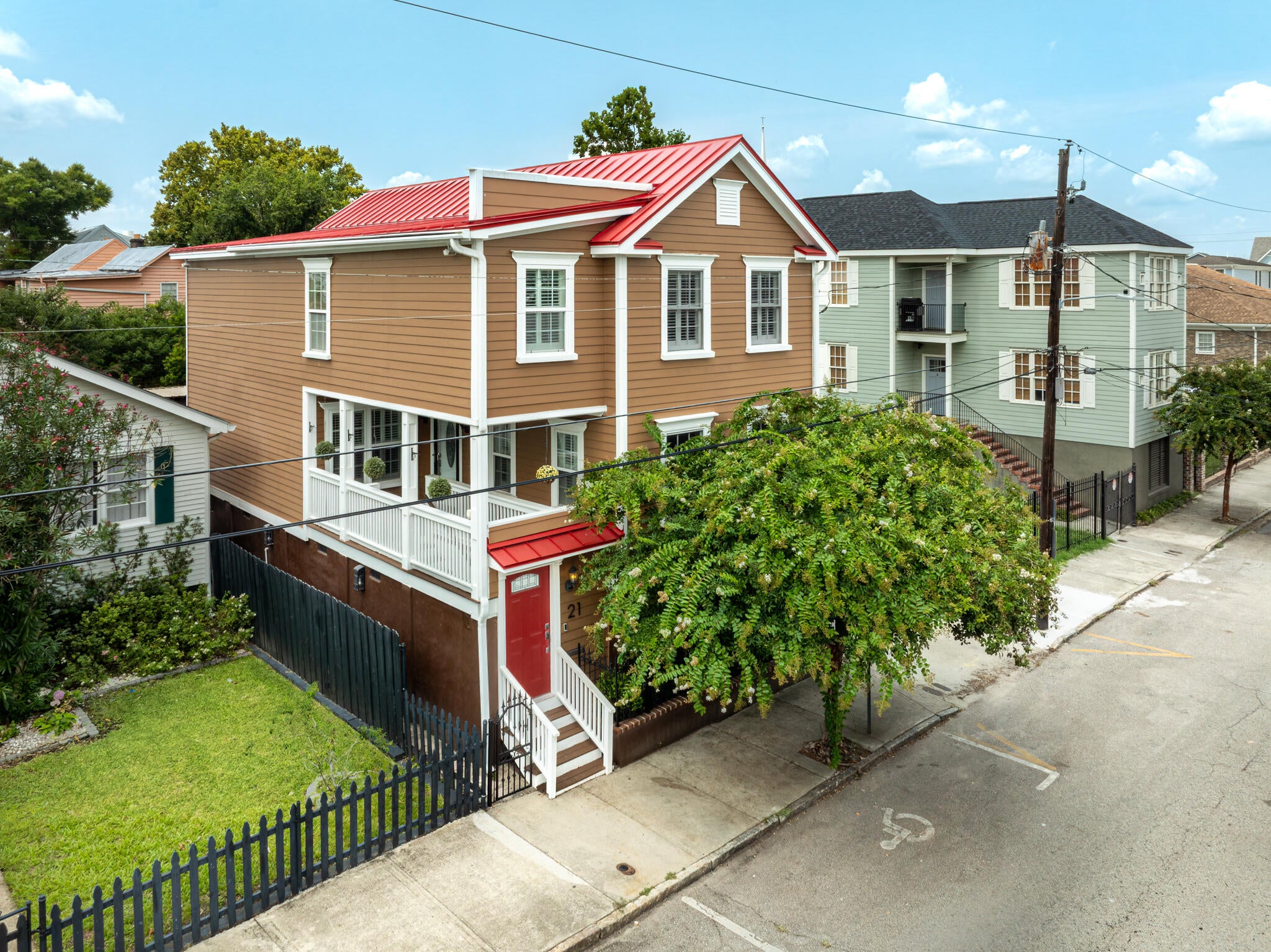 21 Aiken Street — photo