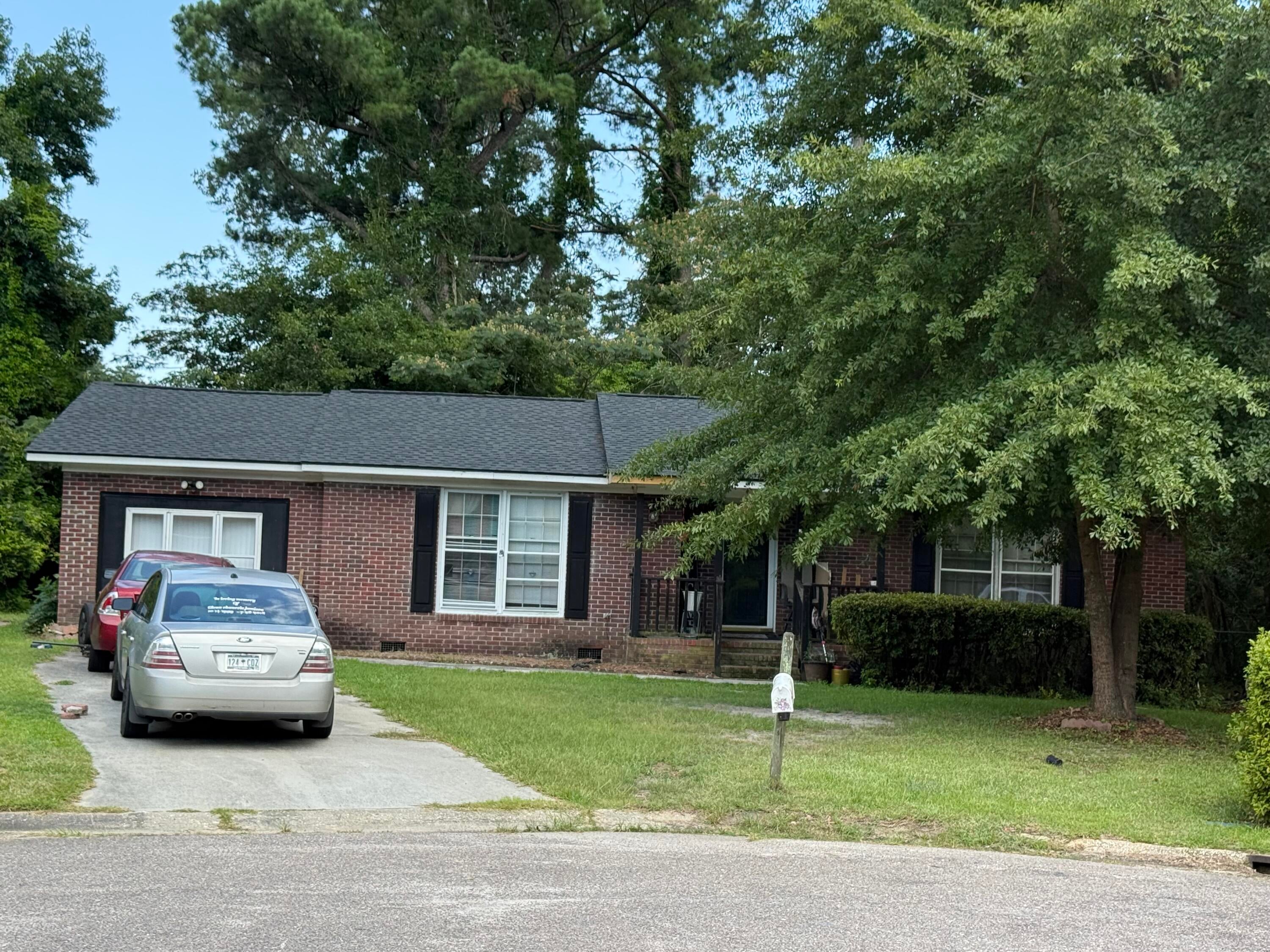 102 Helen Court — photo