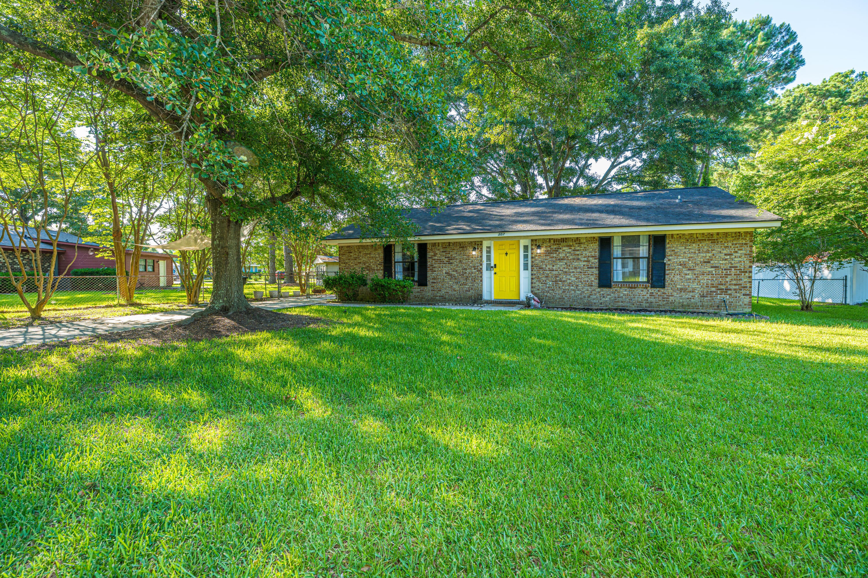 307 Umbria Drive — photo