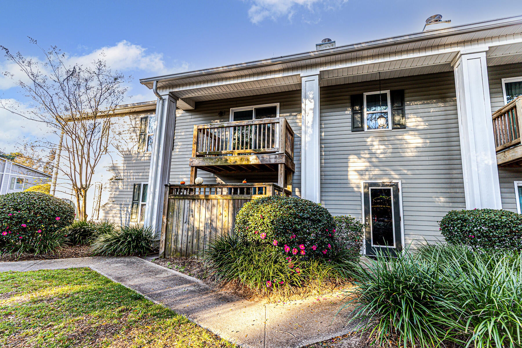 1402 Camp Road 3F — photo