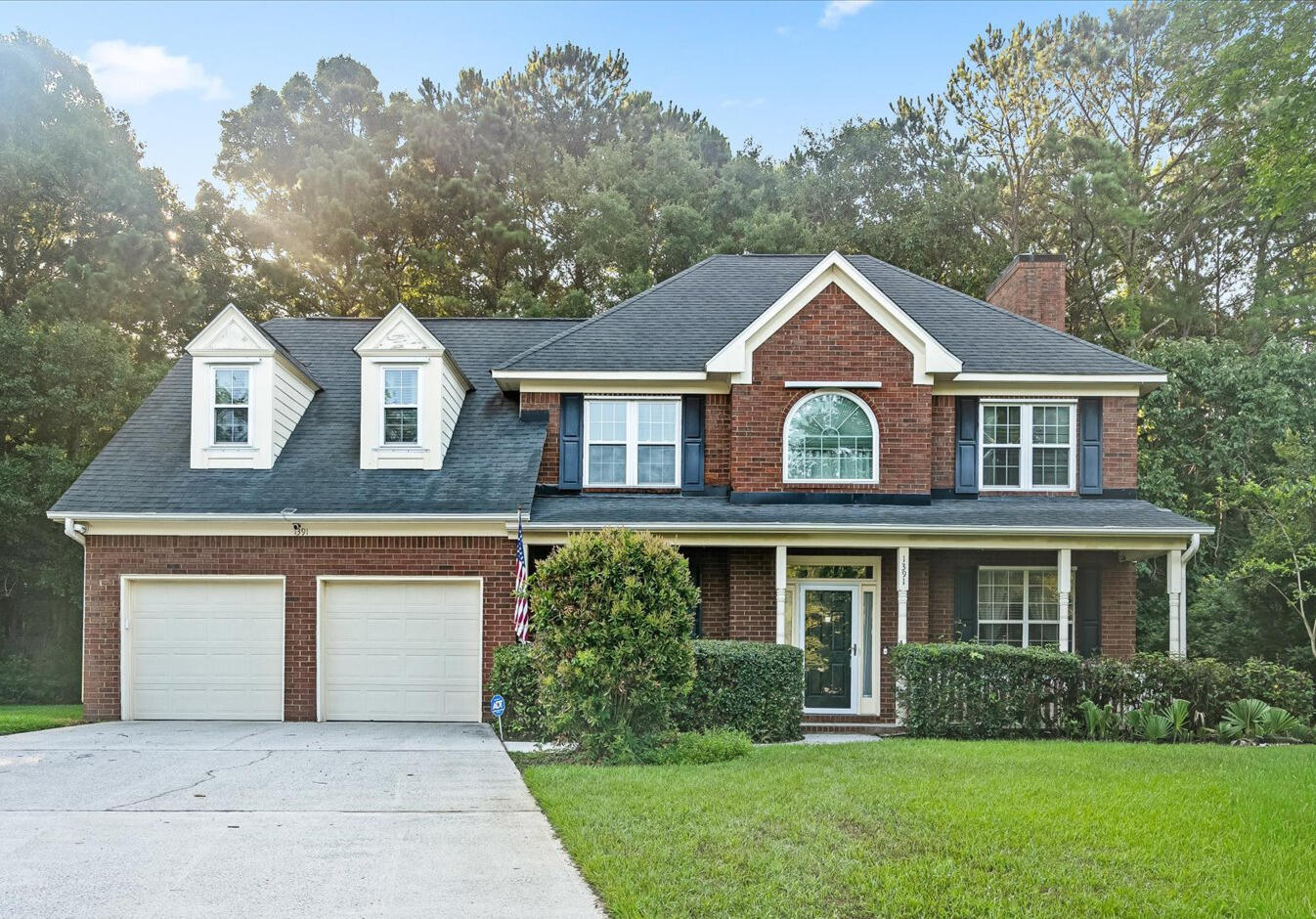 1391 Lakecrest Court — photo