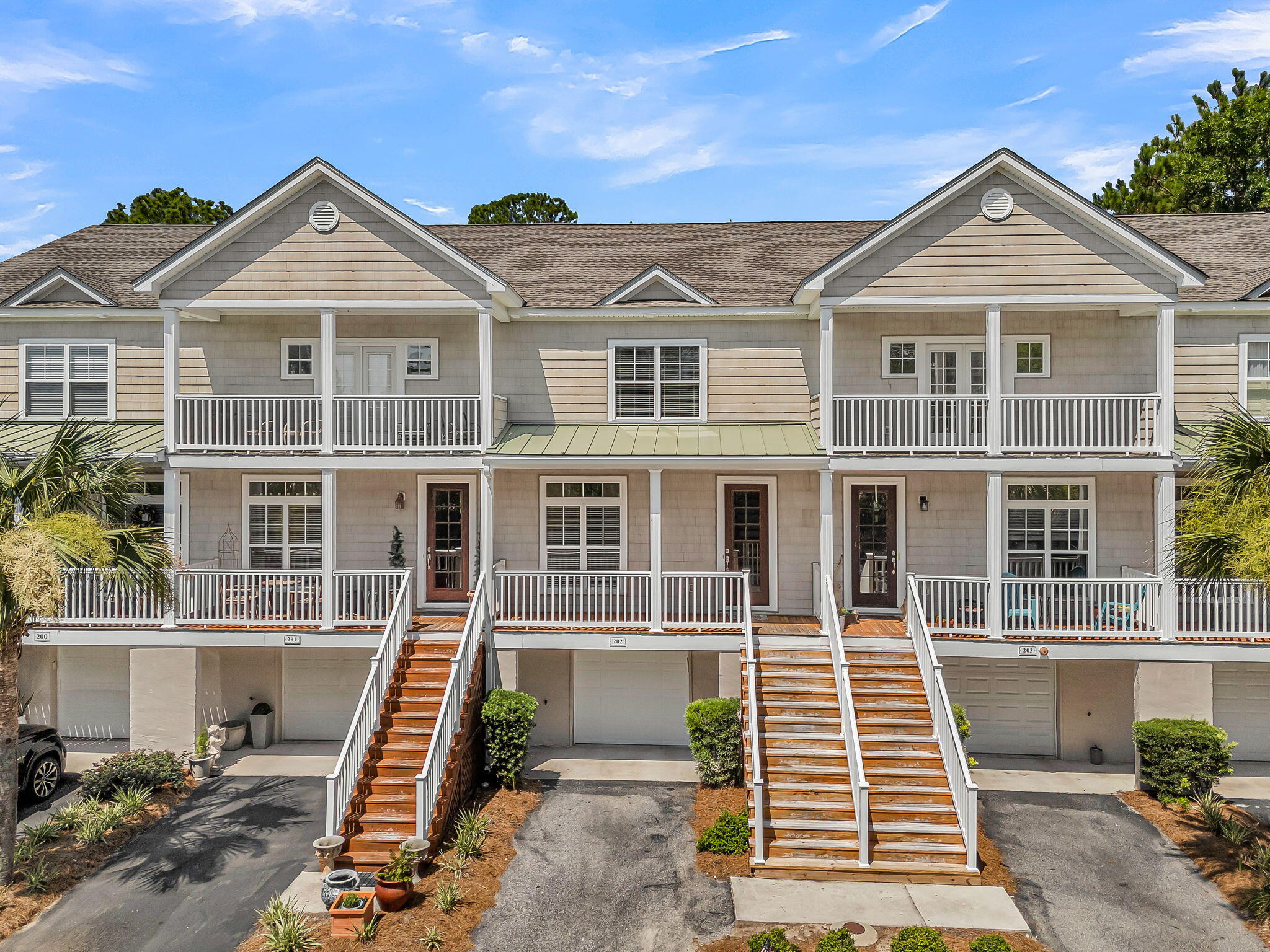 202 Garmouth Court — photo