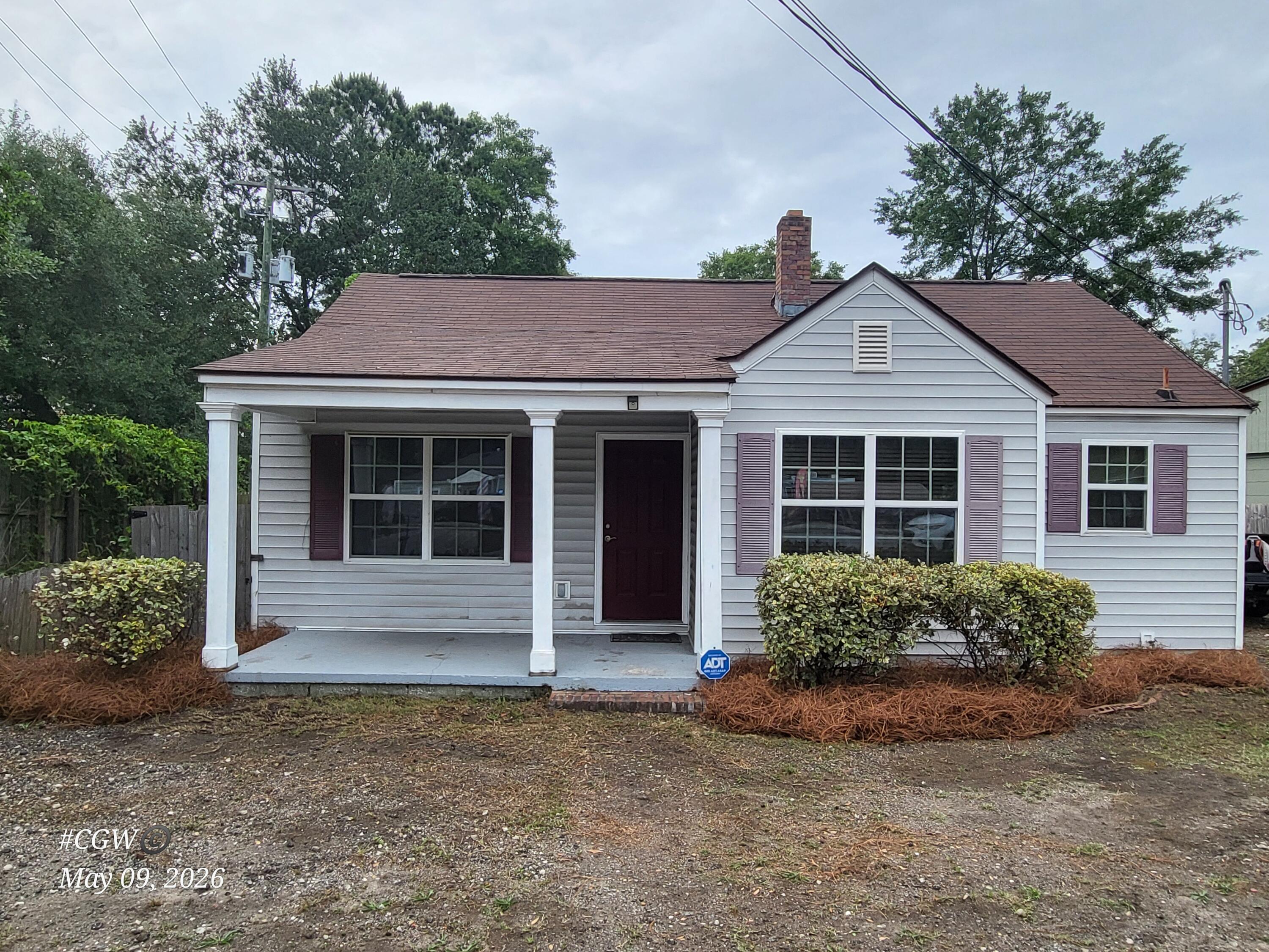 1610 Remount Road — photo