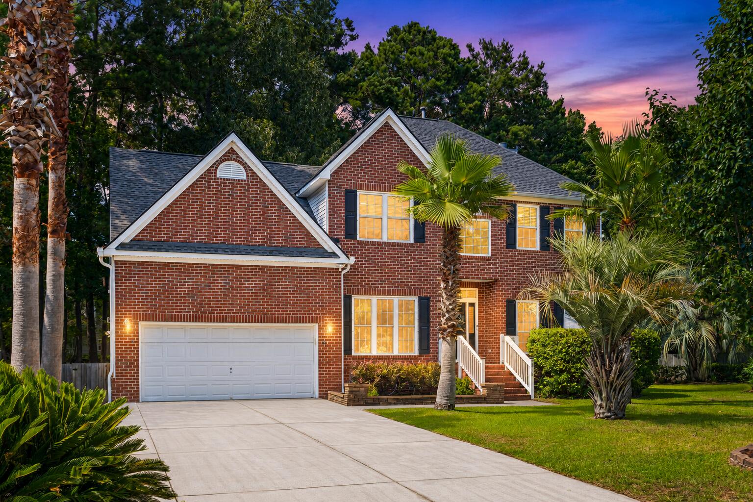 2813 Bottlebrush Court — photo
