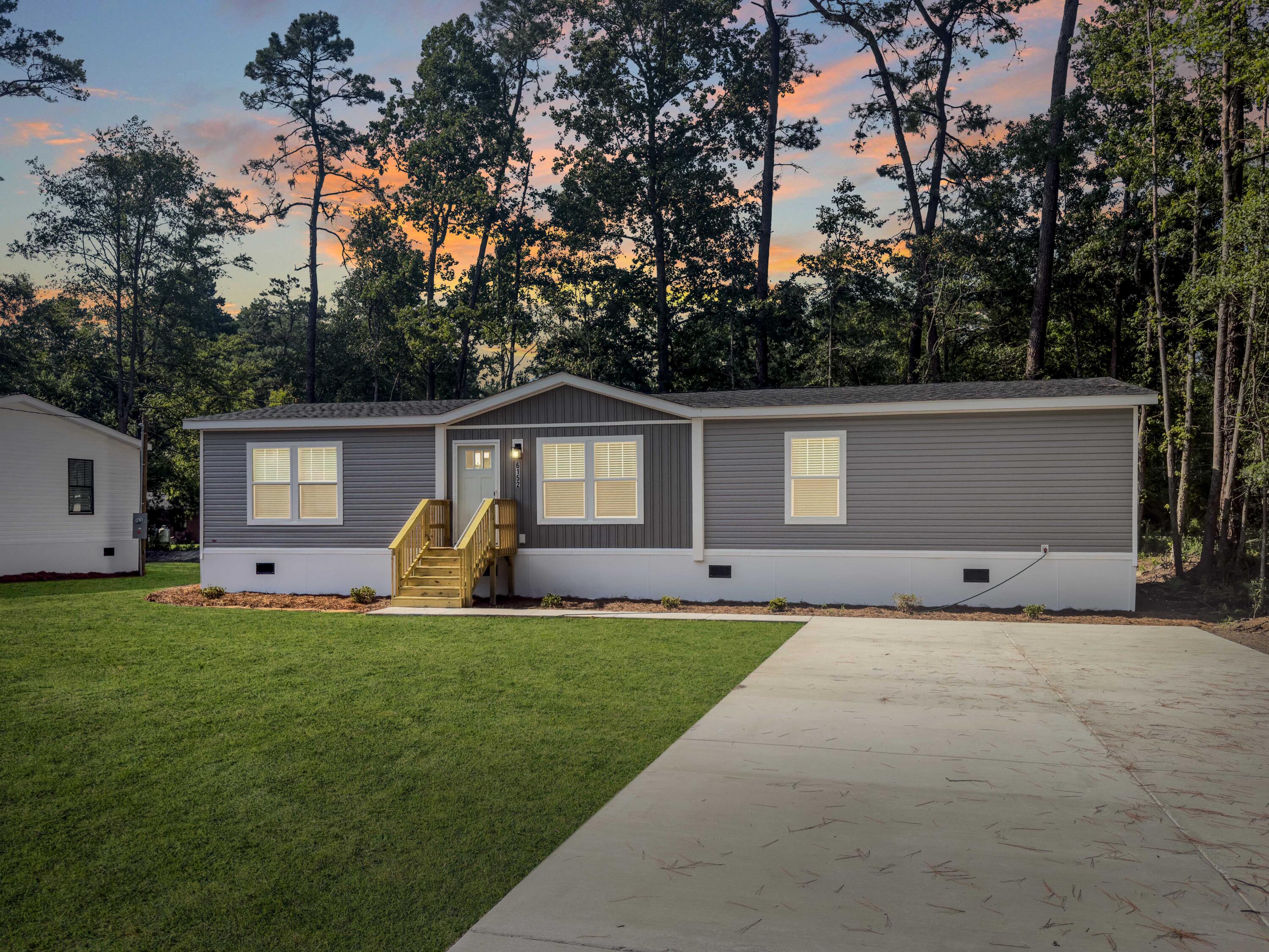 6152 Smith Road — photo