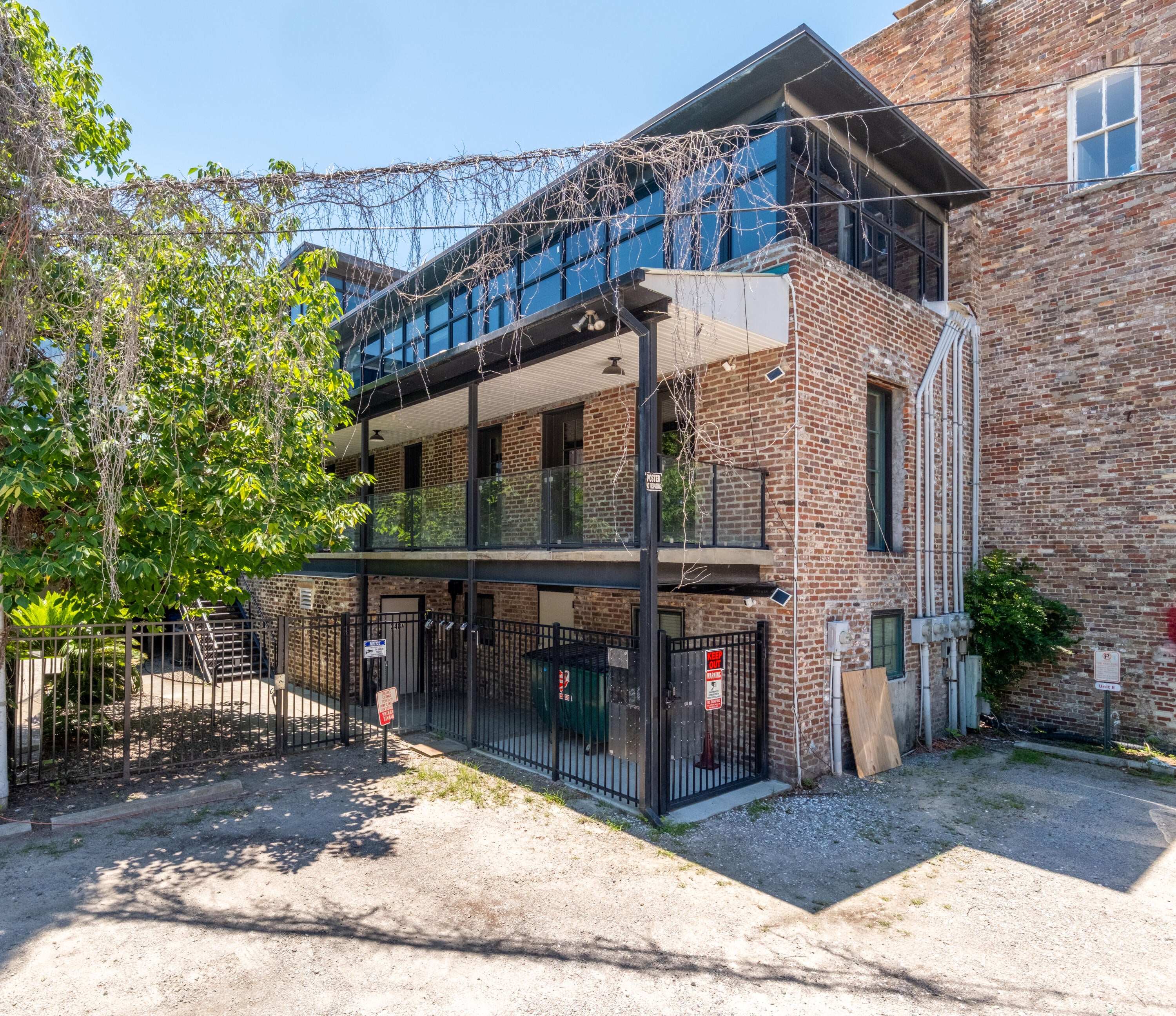 348 King Street Apt I — photo