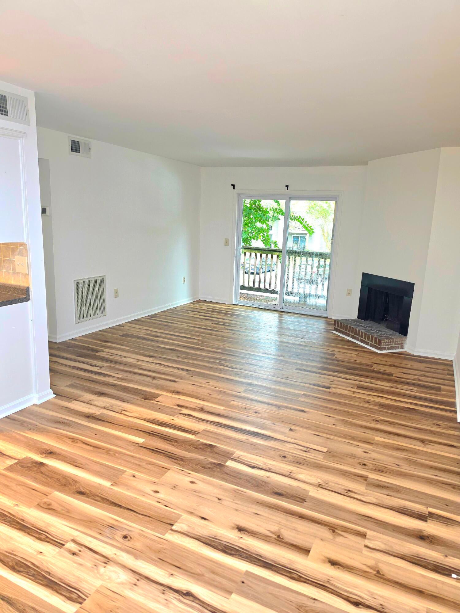 1402 Camp Road Apt 14E — photo