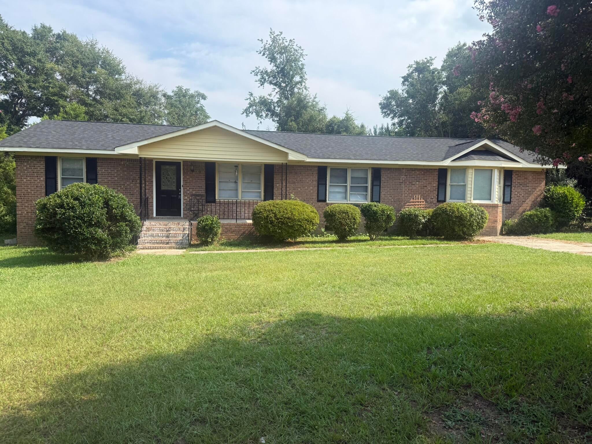 220 Eastwood Circle — photo