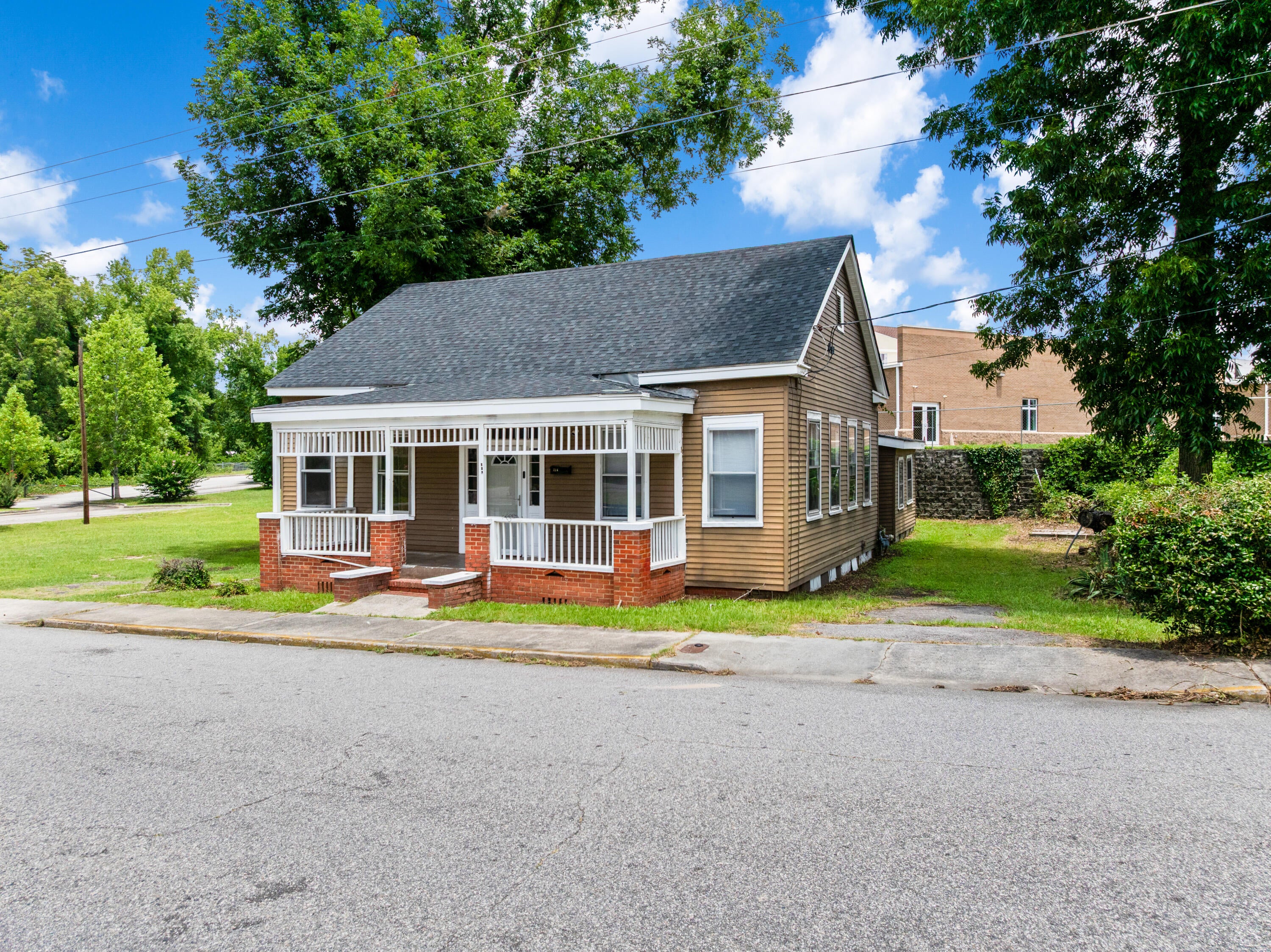 214 Dutton Street — photo