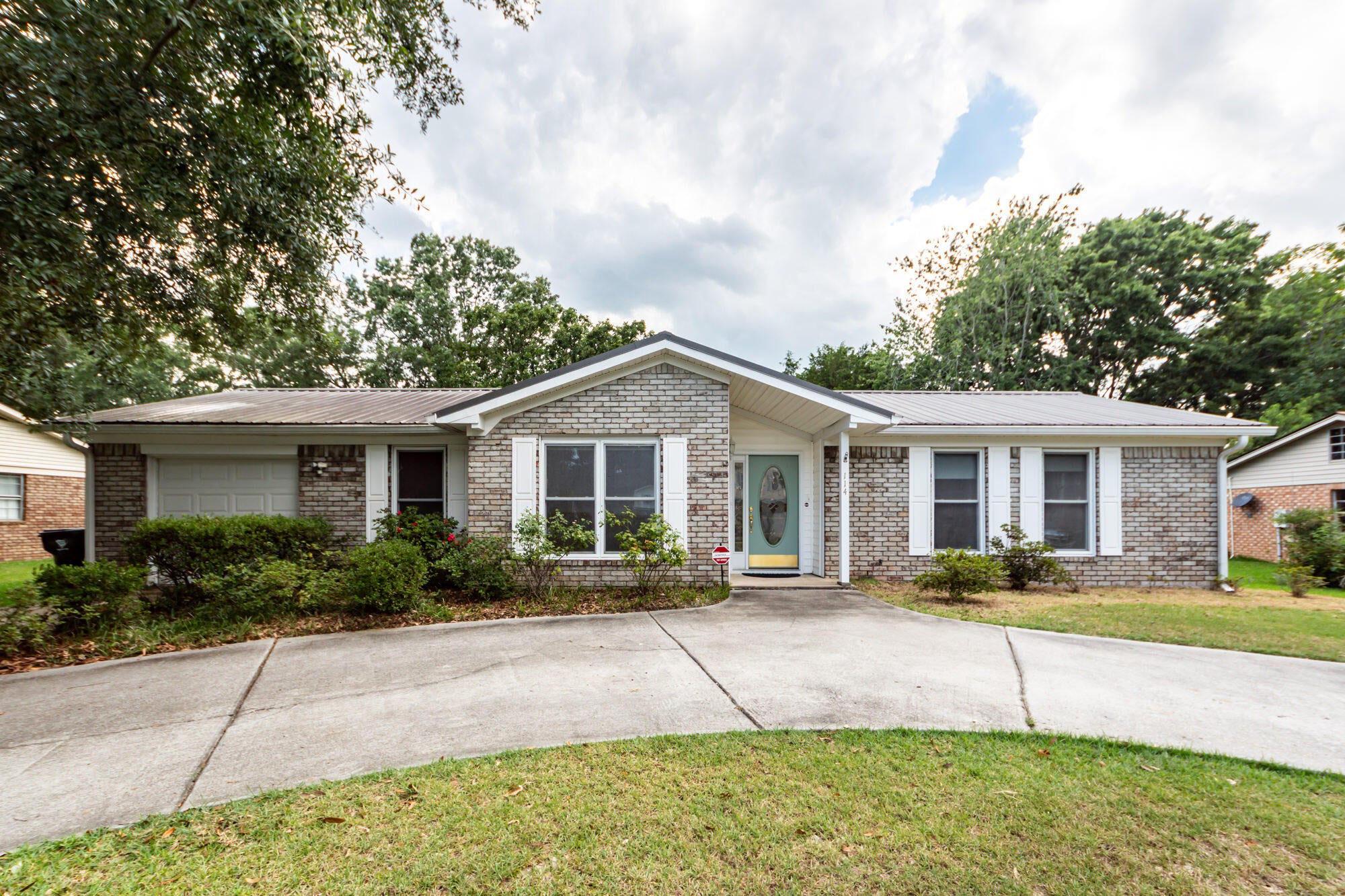 114 Winston Way — photo