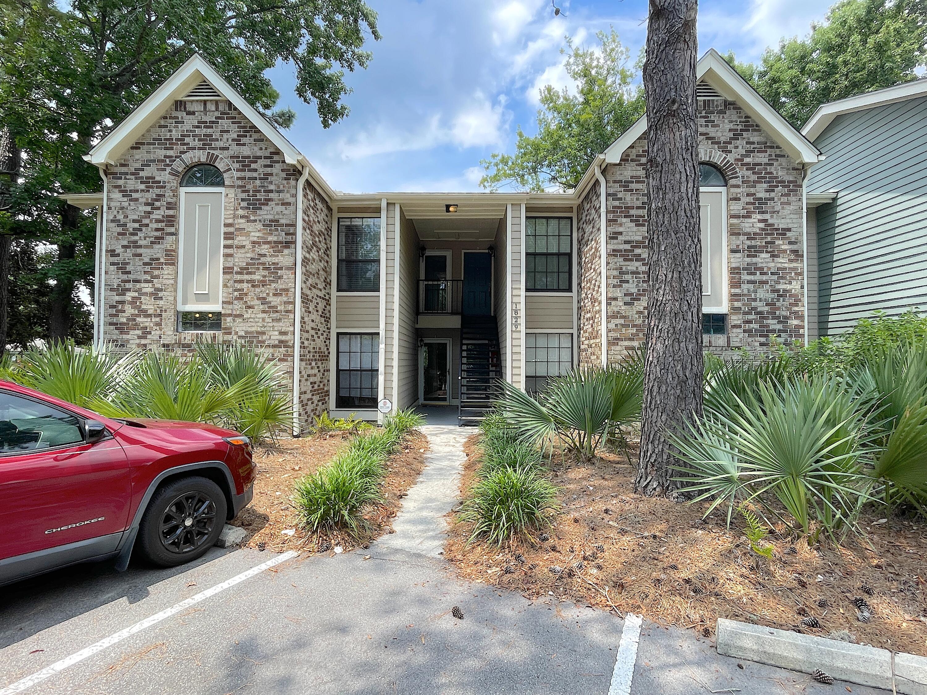 1829 Villa Maison #C — photo