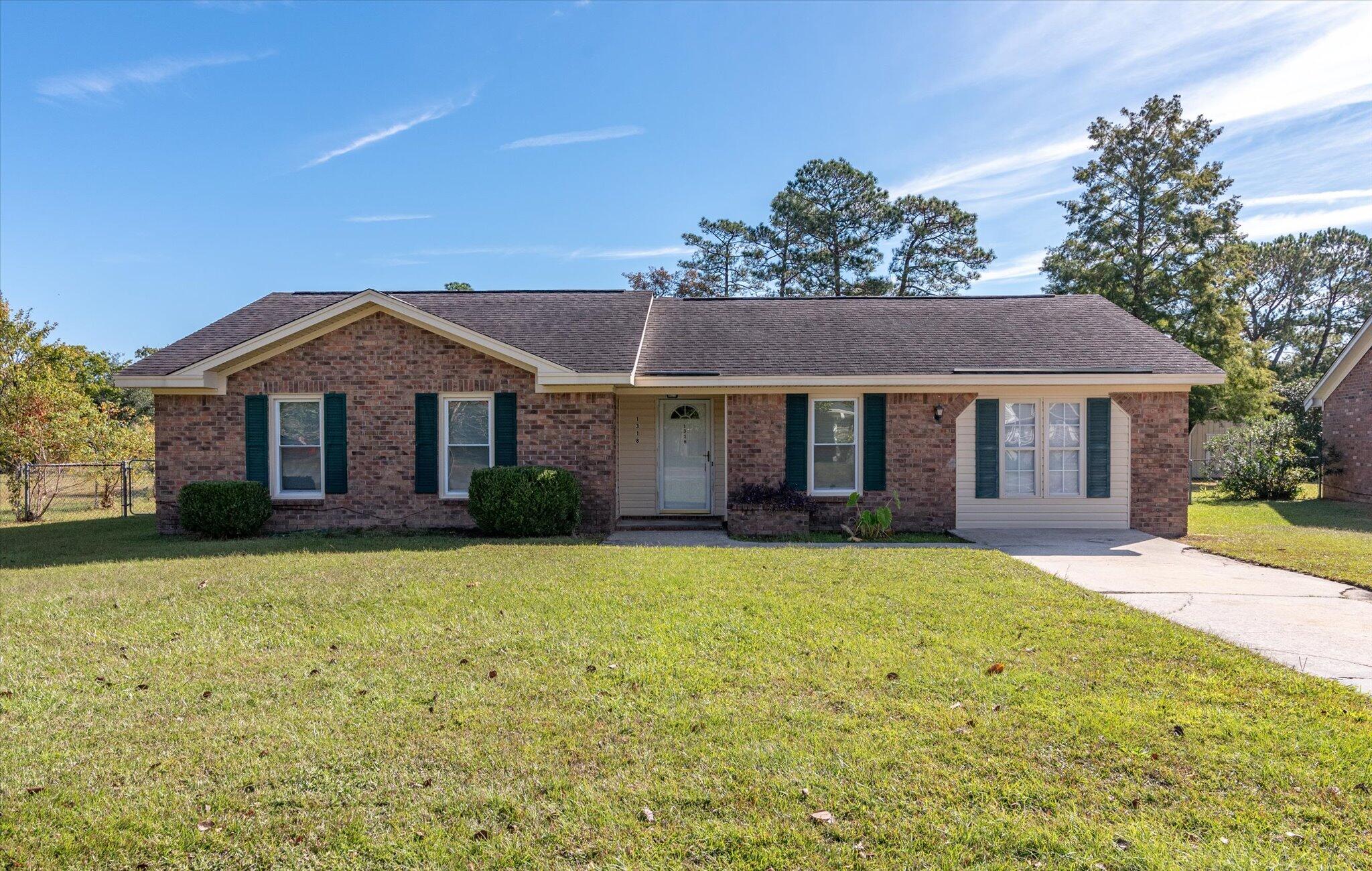 1318 Hampton Drive — photo
