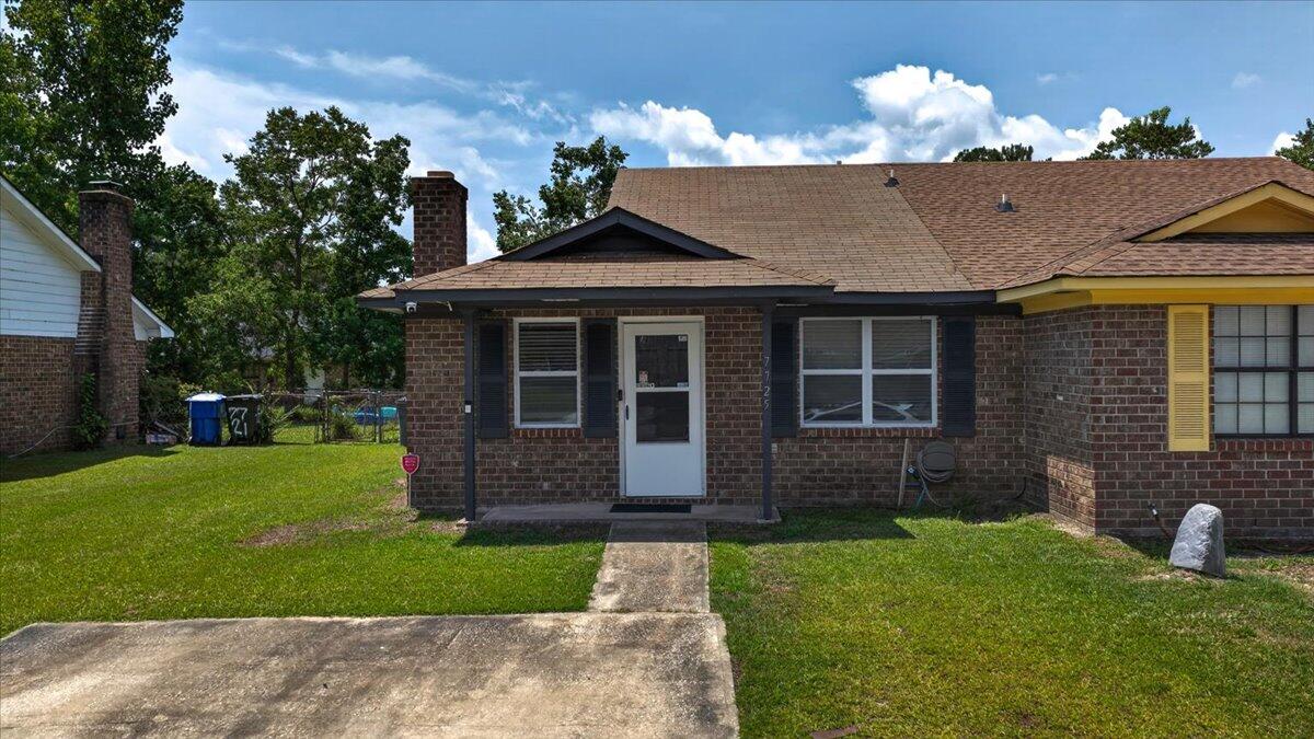7725 Suzanne Drive — photo