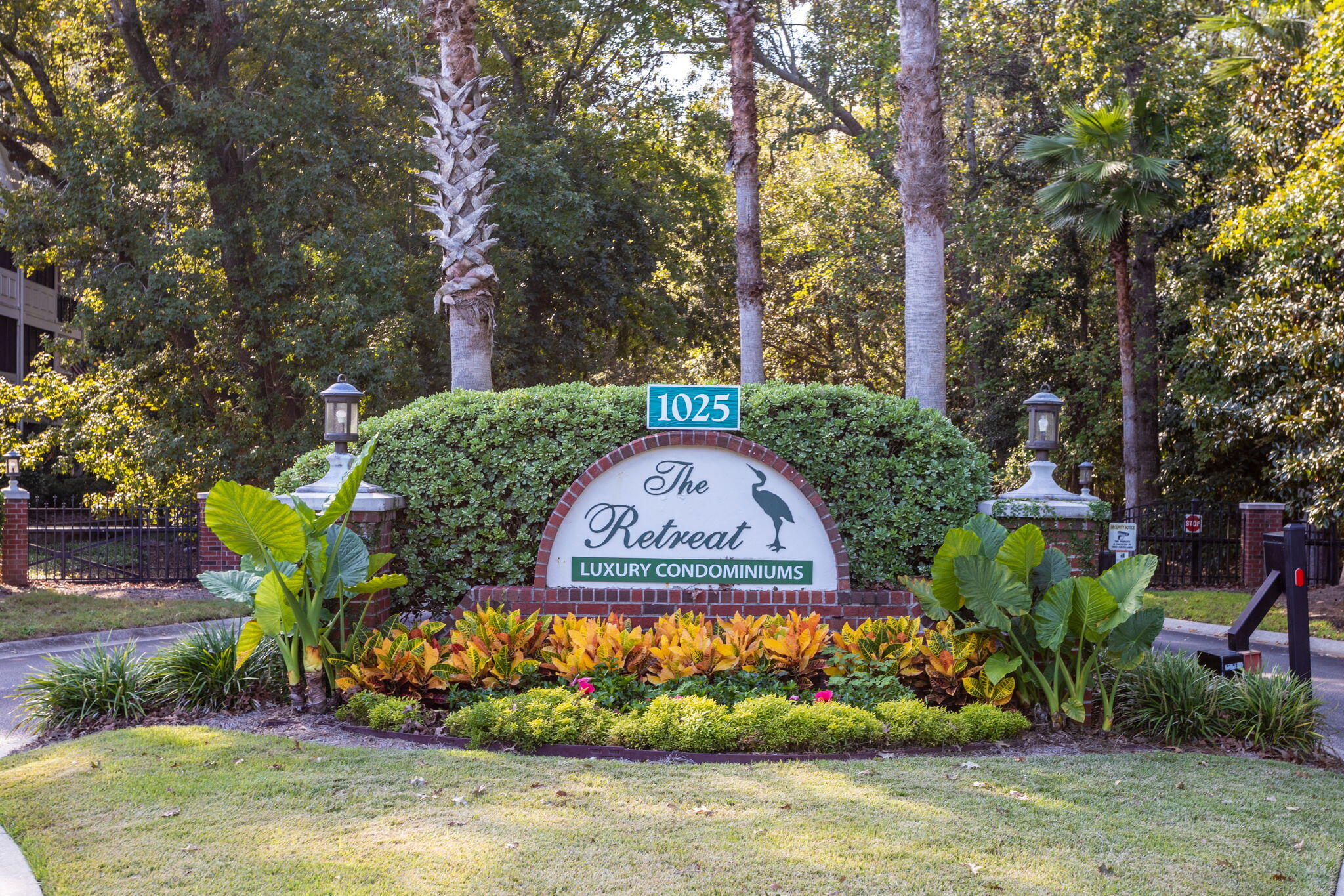 1025 Riverland Woods Place 818 — photo