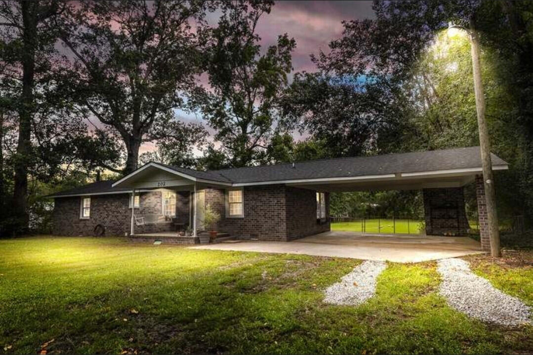 202 Muskie Drive — photo