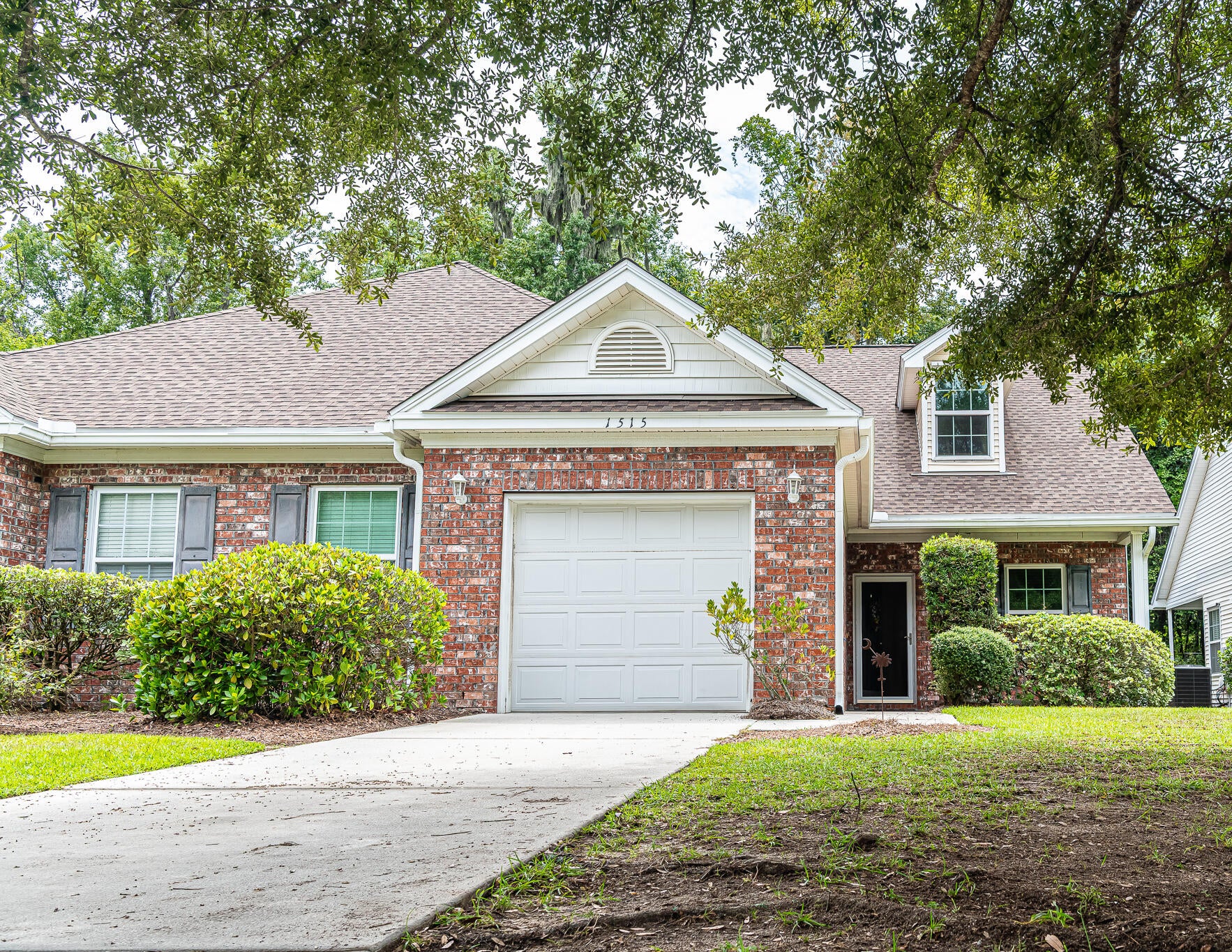1515 Royal Colony Road — photo