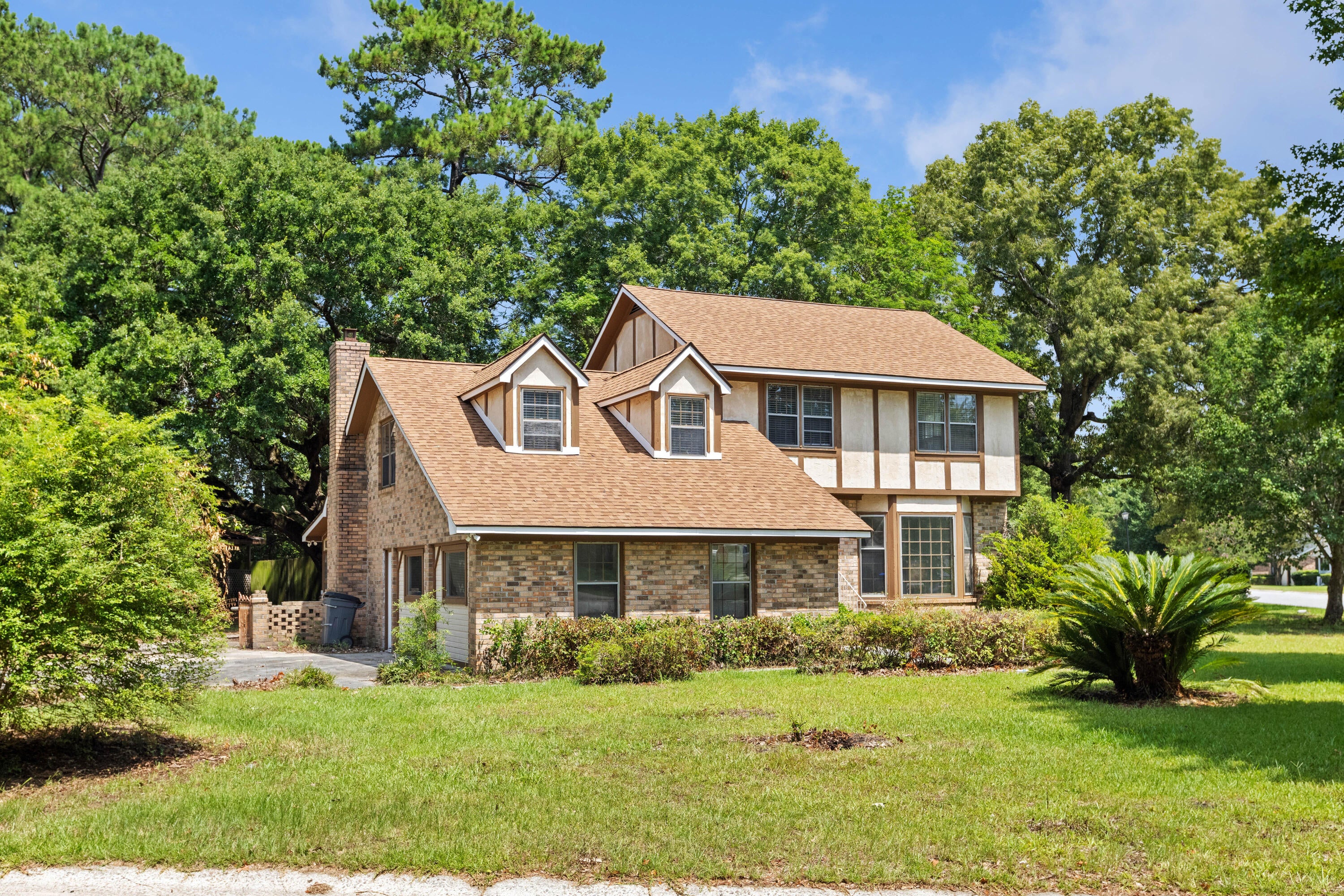 8113 Waltham Road — photo