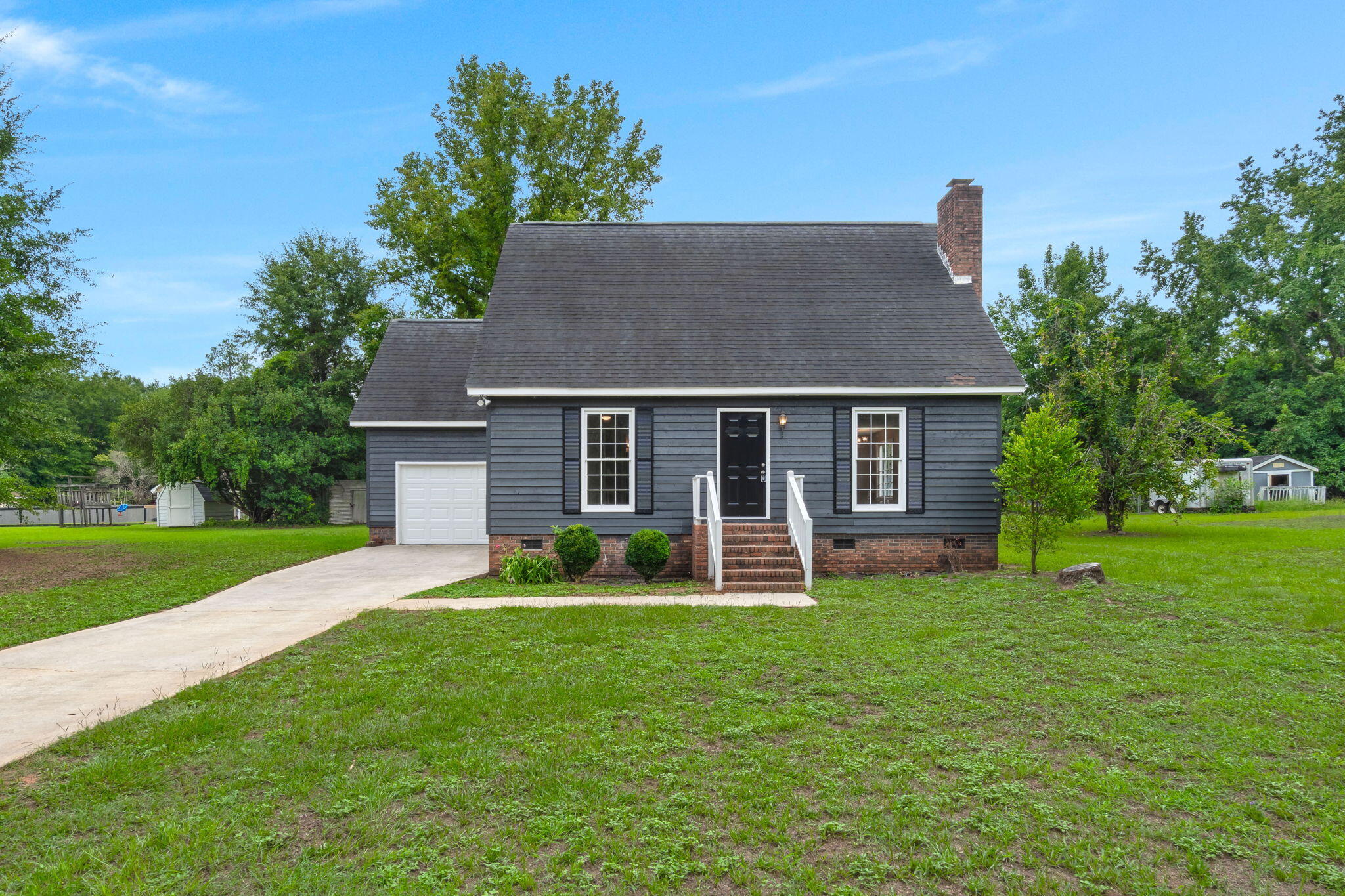 105 Dragonfly Court — photo