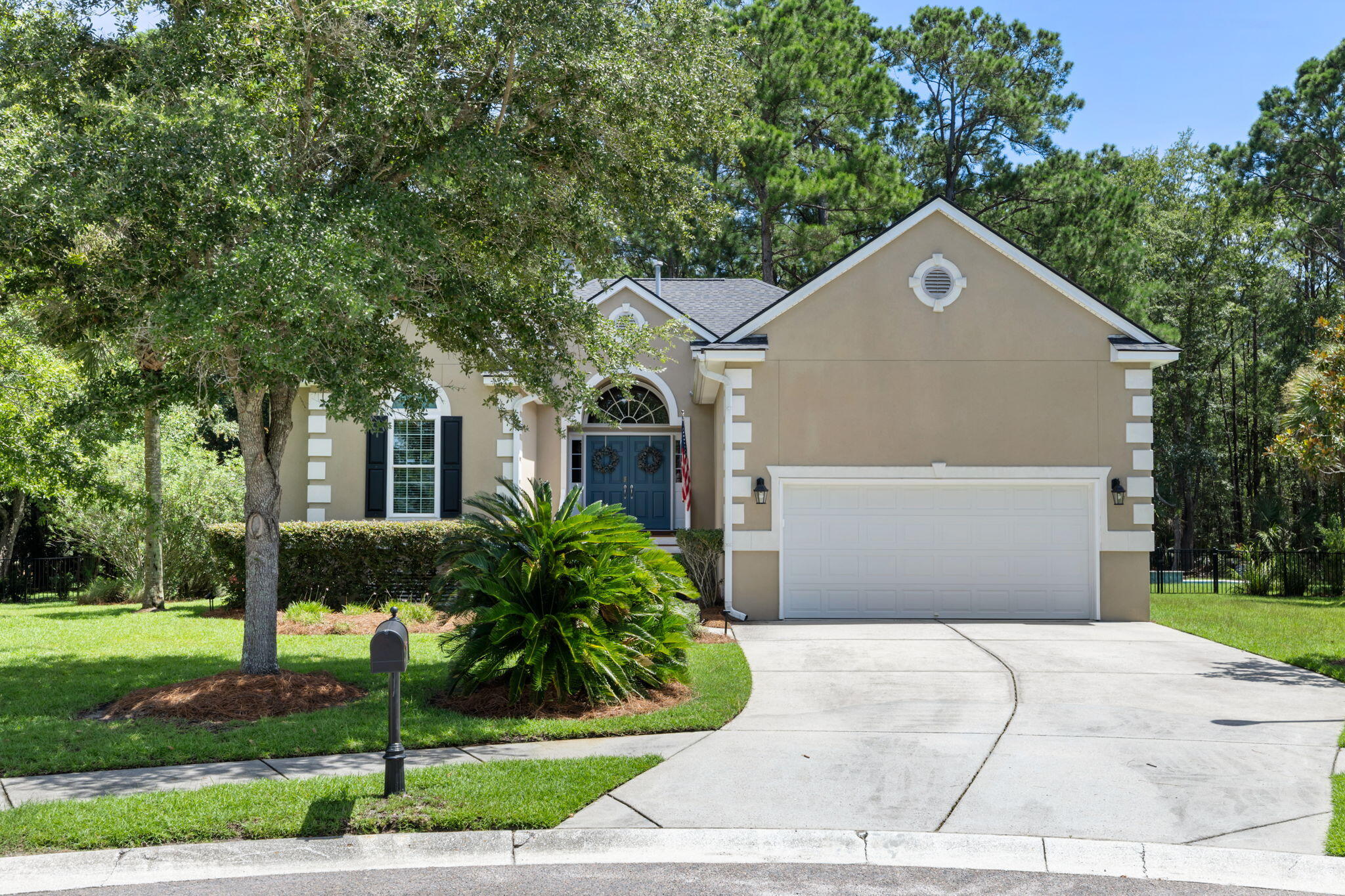 1425 Oakhurst — photo