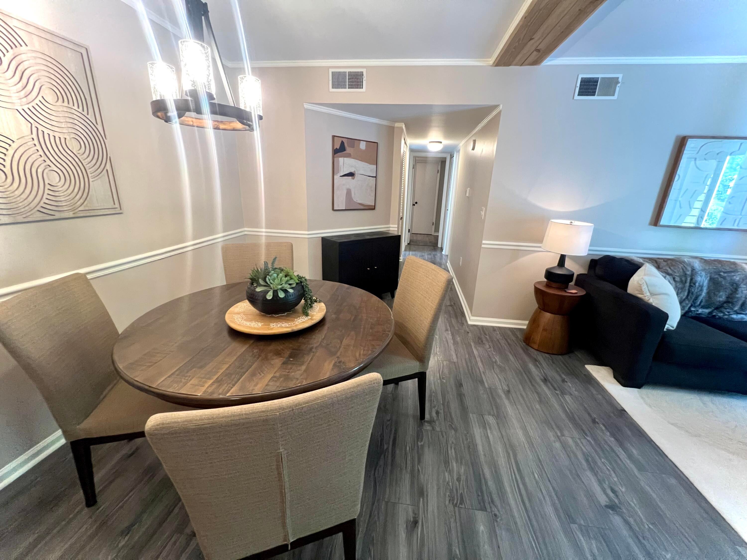 1054 Anna Knapp Apt 6B — photo