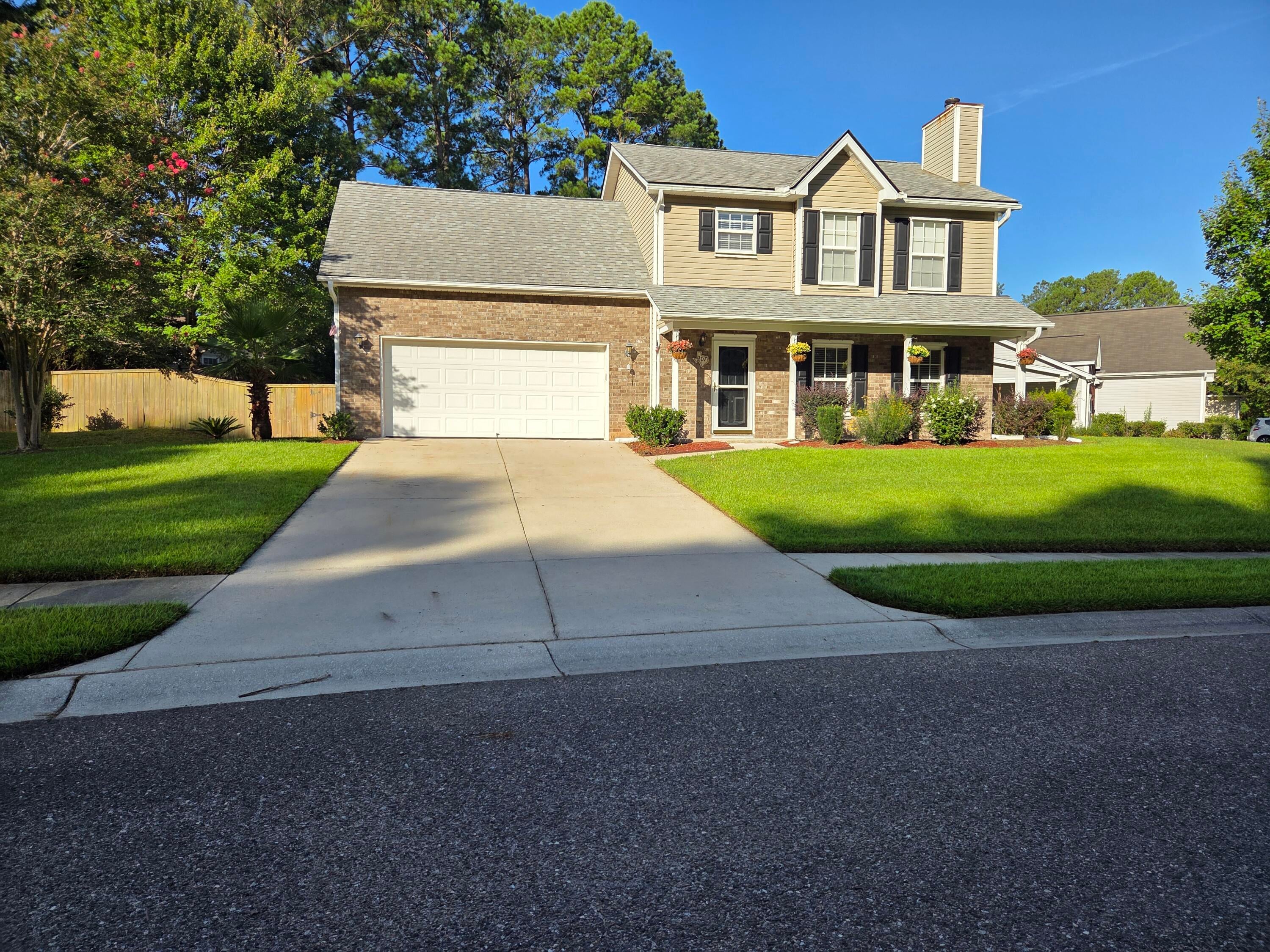 207 Fernwood Drive — photo