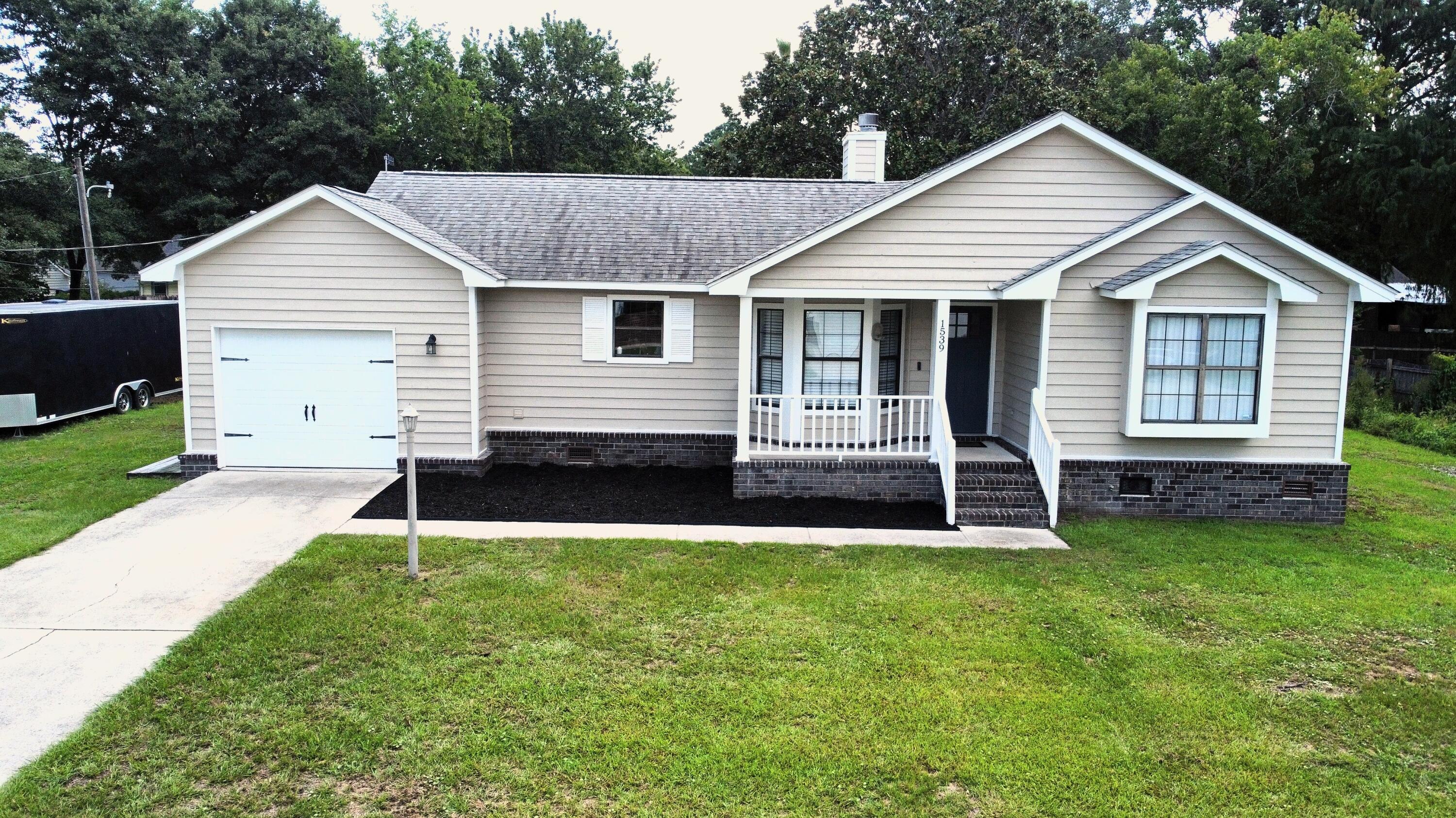 1539 Kentwood Circle — photo
