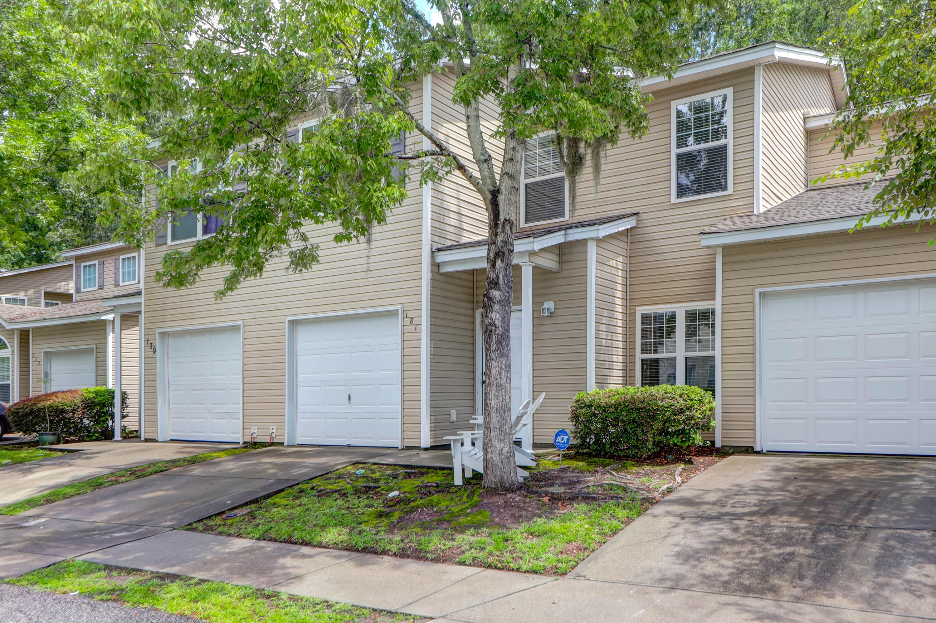 181 Grand Oaks Drive — photo