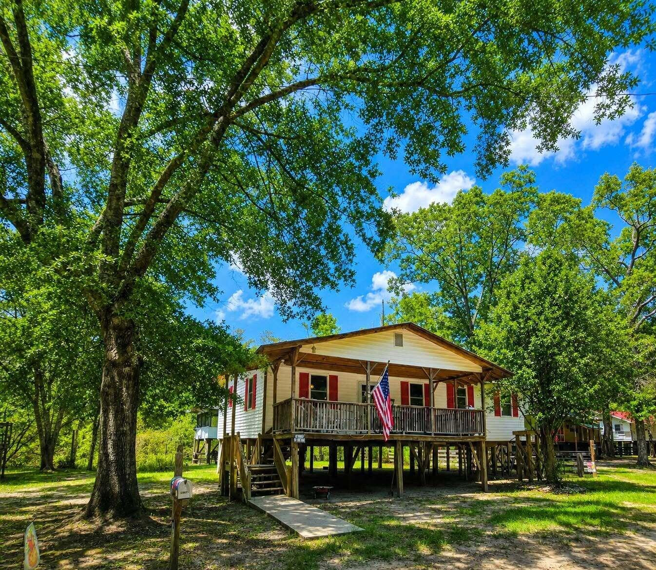 1239 Holly Ridge Lane — photo