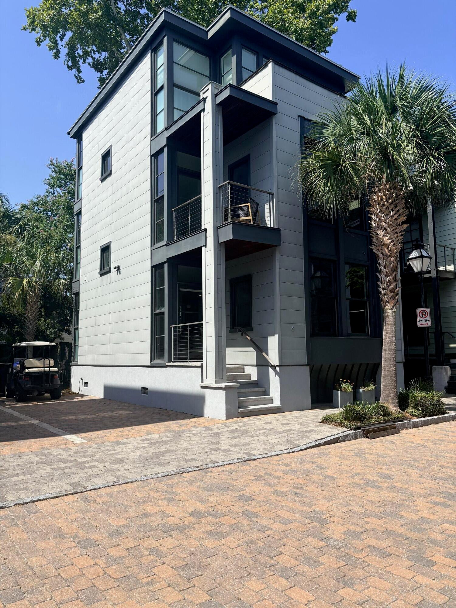6 Brewster Court — photo
