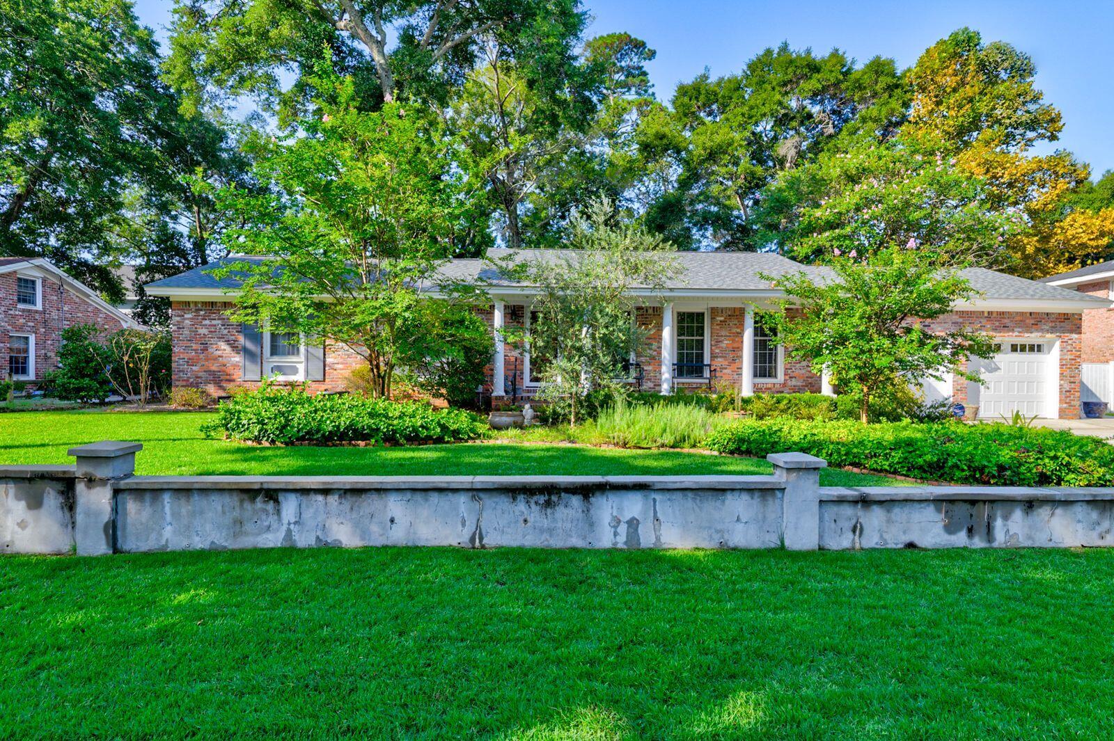 683 Highwood Circle — photo