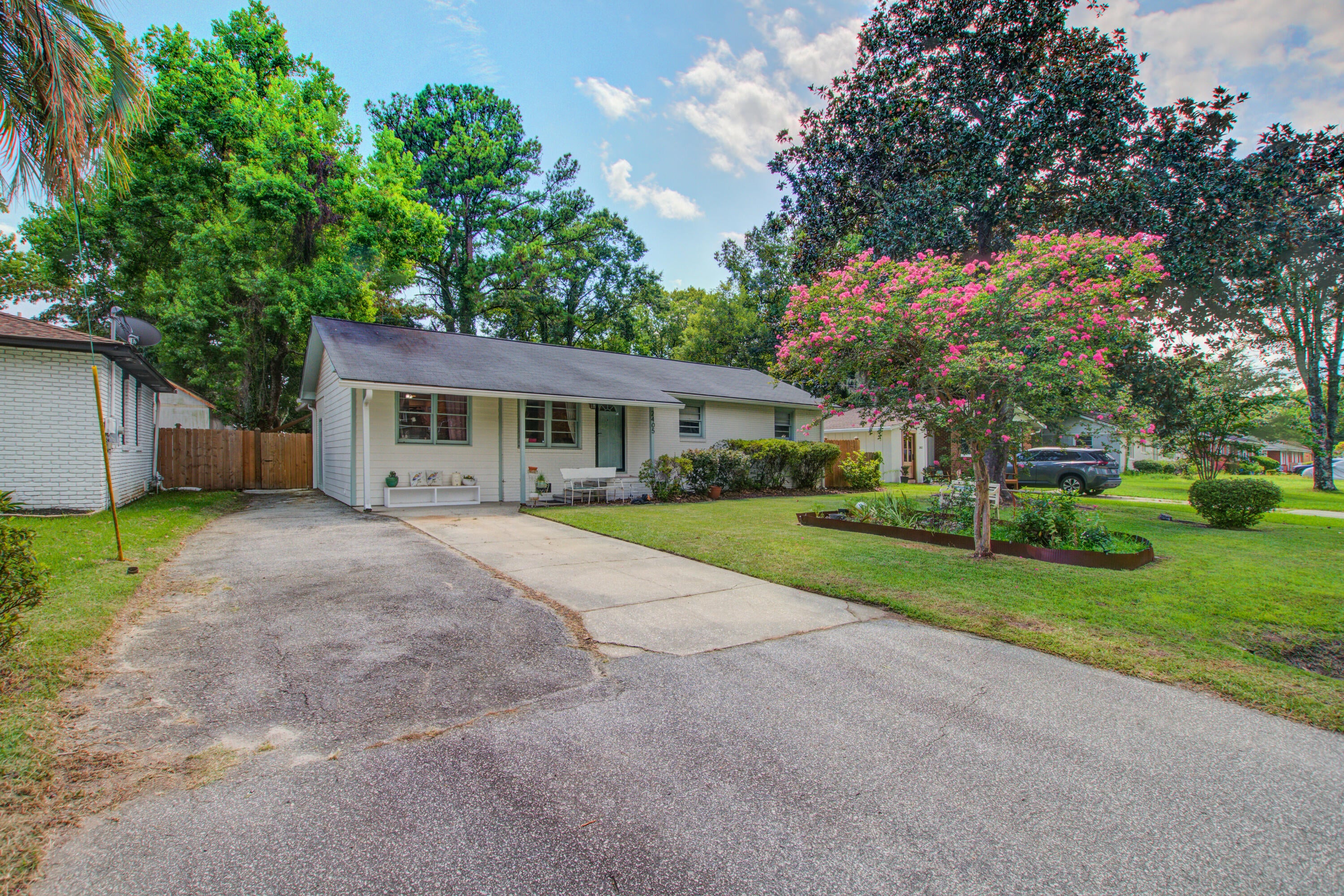 2405 Lantern Street — photo