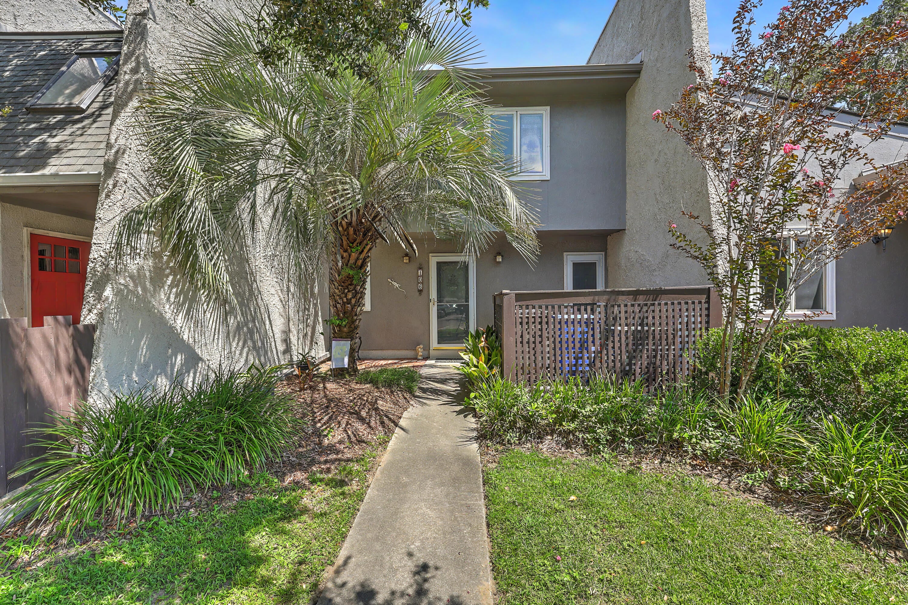 106 Ventura Place — photo