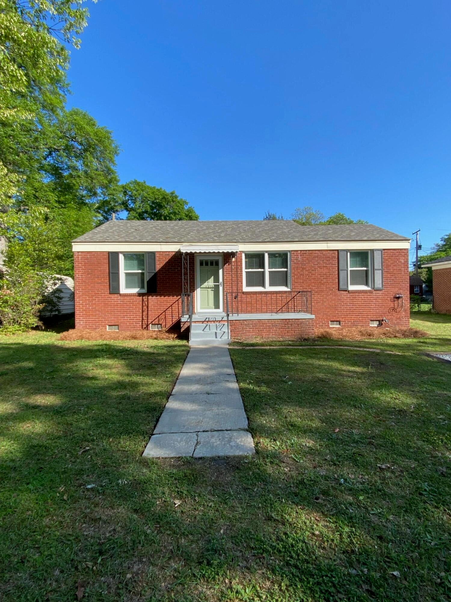 1210 Sunnyside Drive — photo