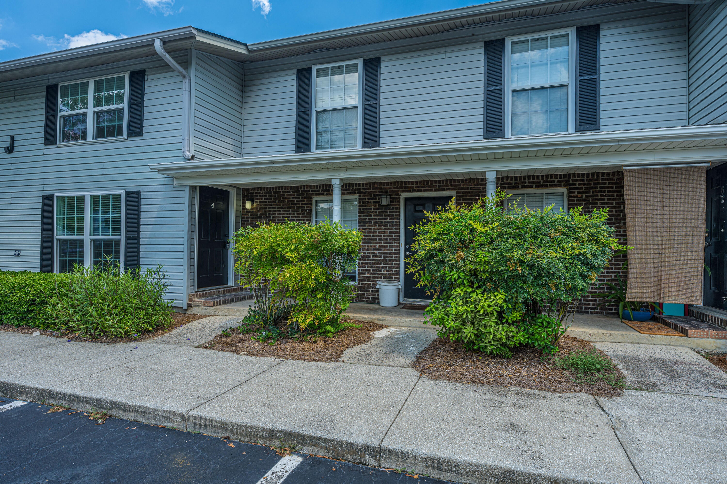 2494 Etiwan Avenue Unit 4J — photo