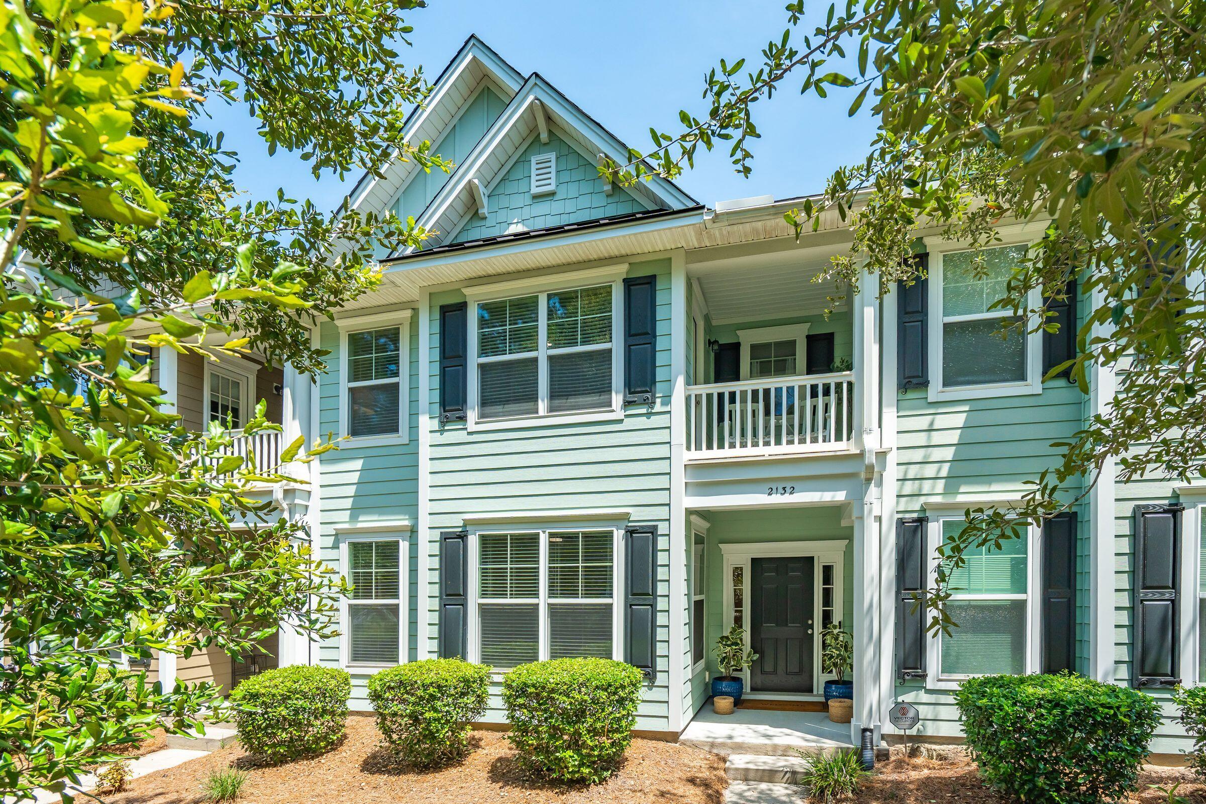 2132 Promenade Court — photo