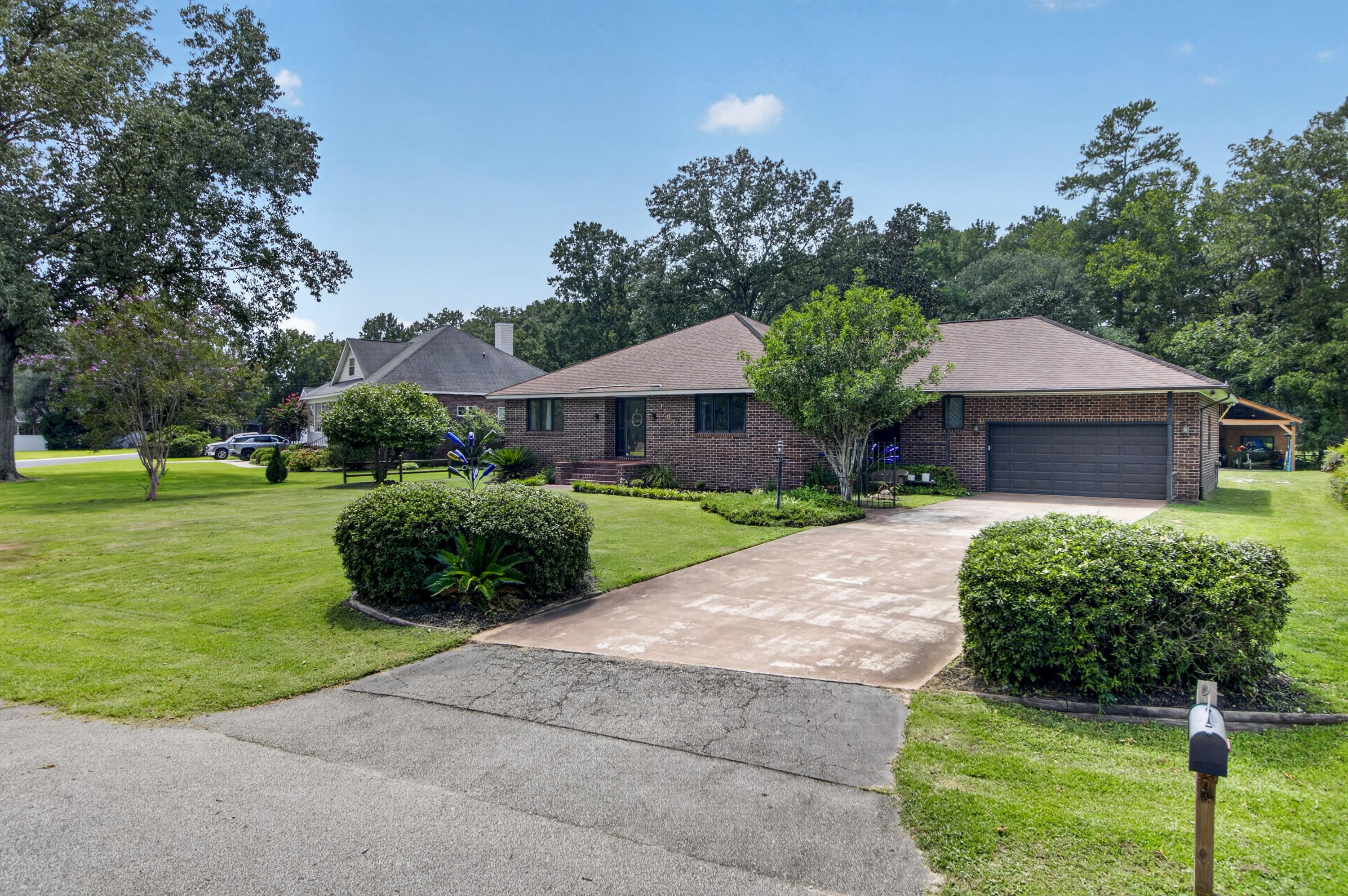 1103 Cass Drive — photo
