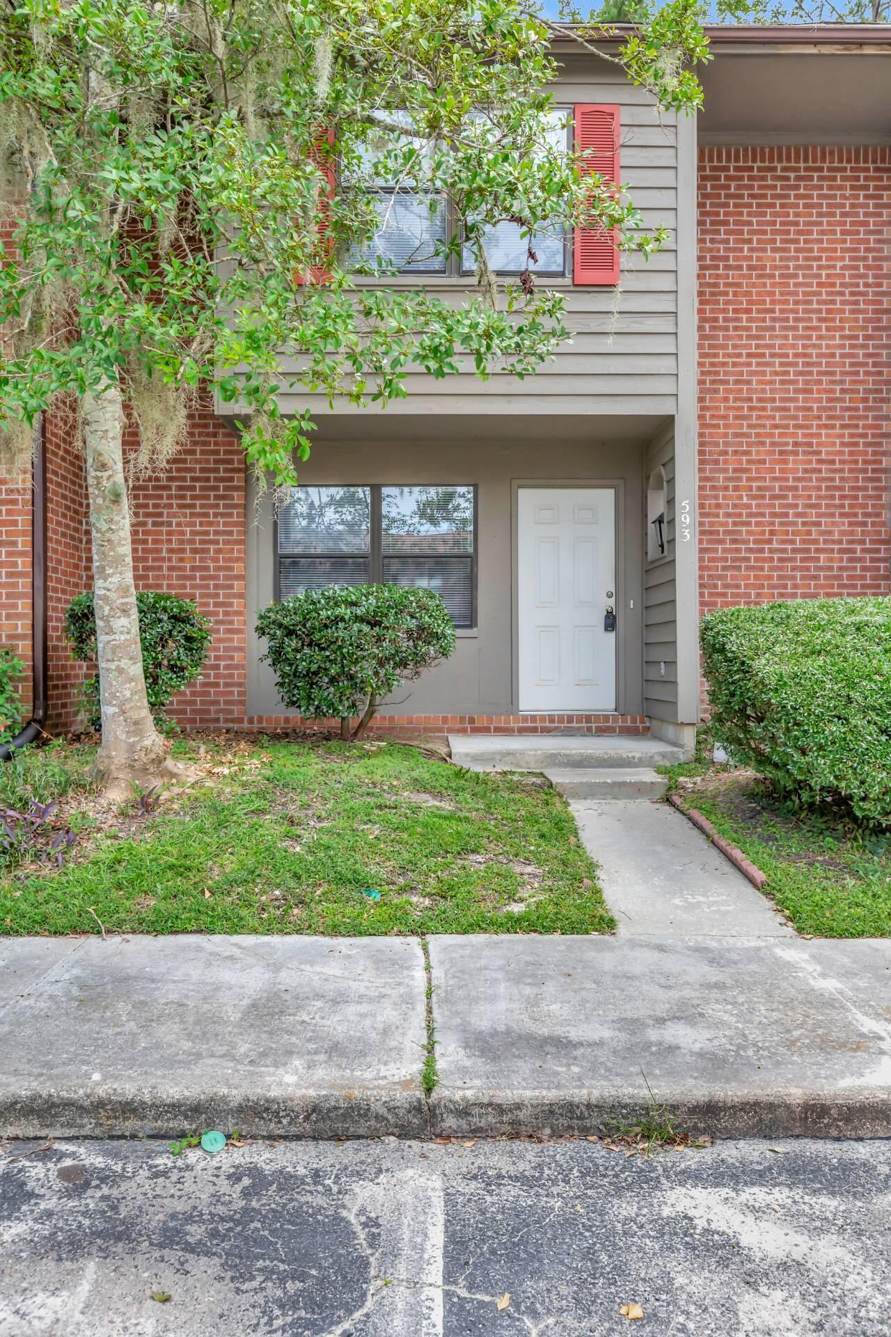 593 Travelers Boulevard — photo