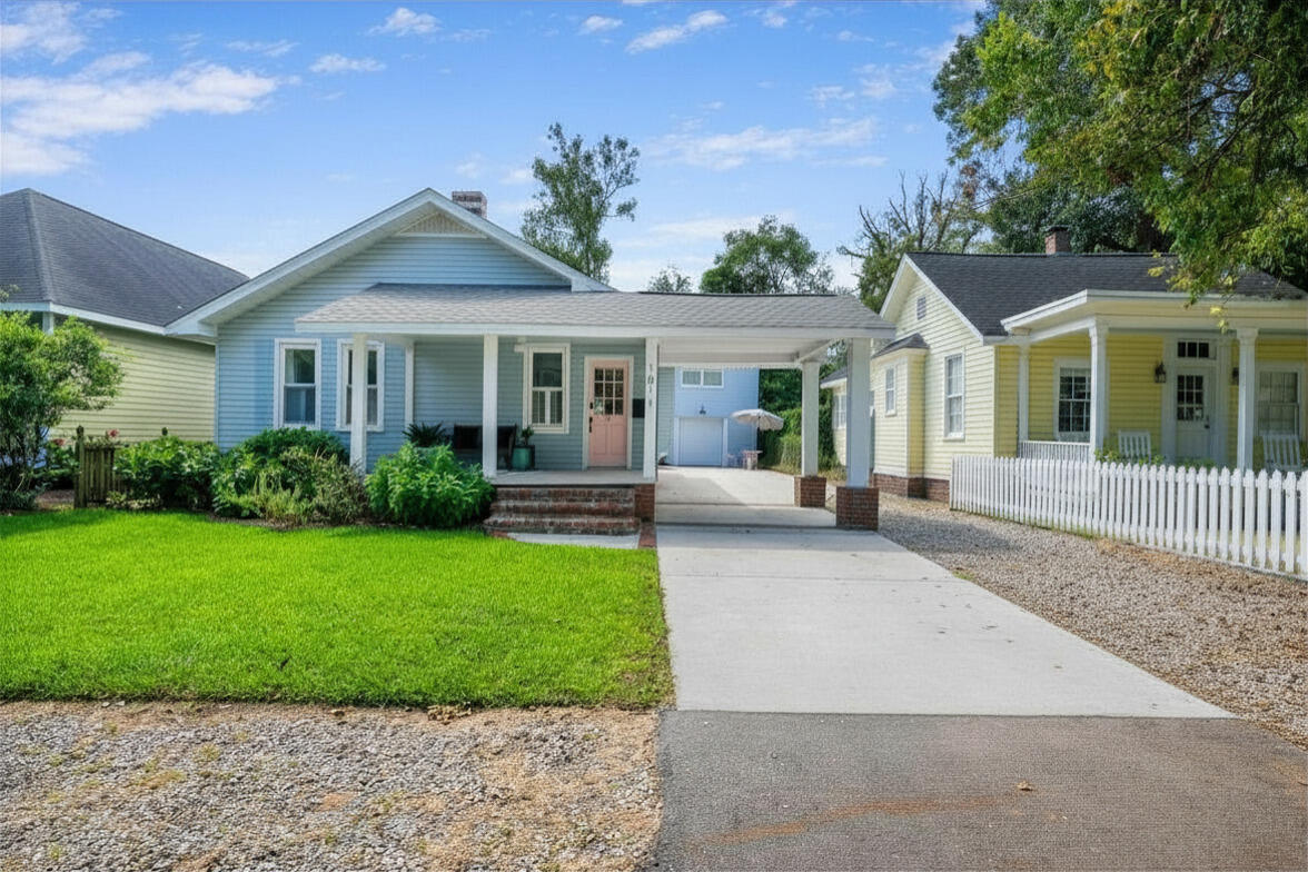 1011 Alamo Street — photo