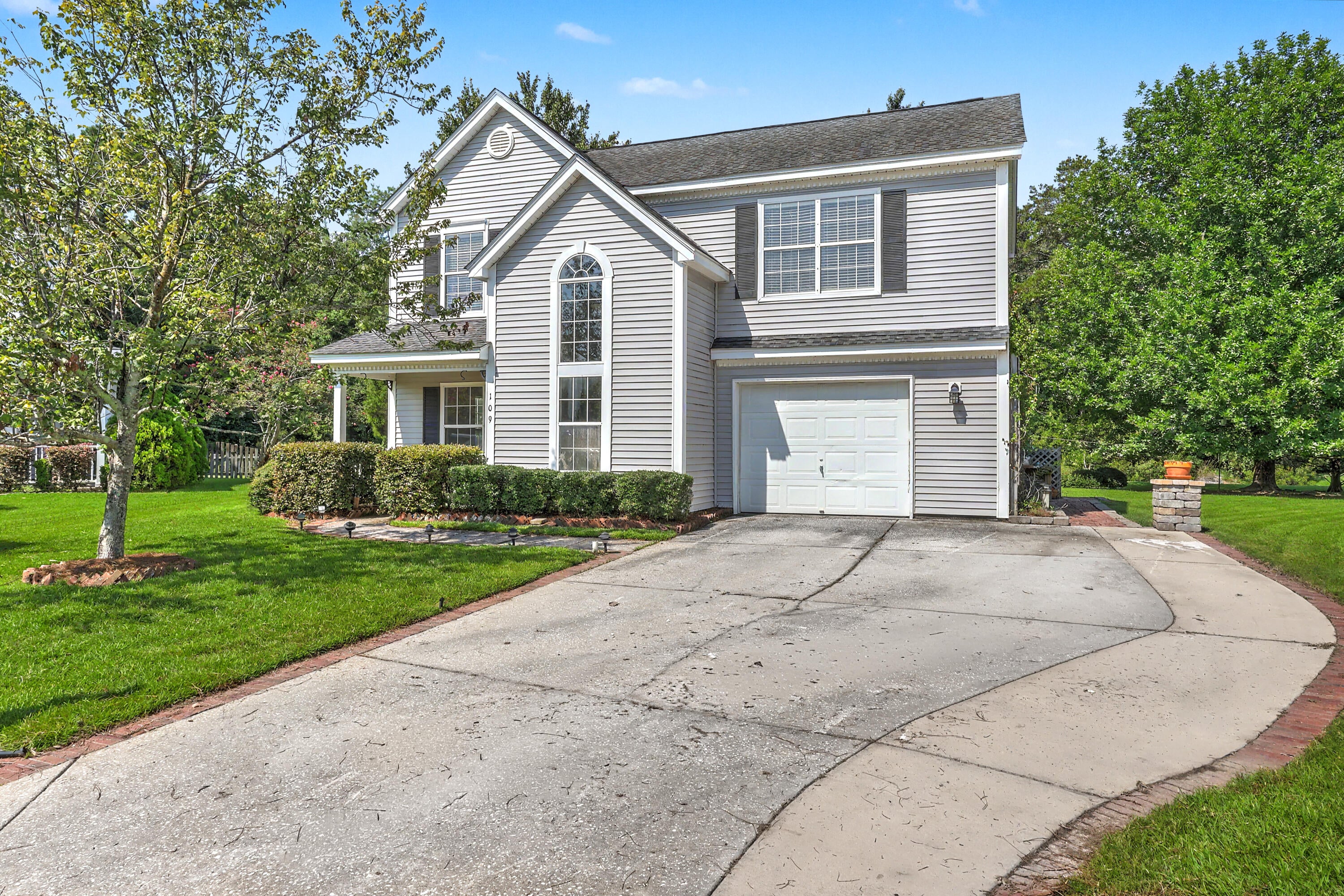 109 Creekside Drive — photo