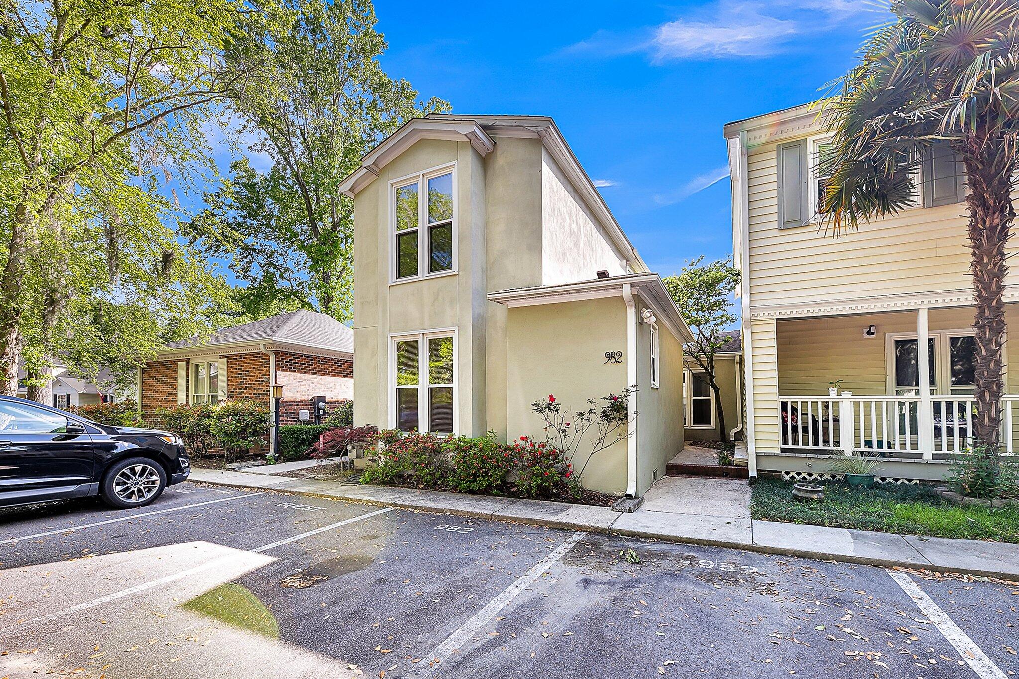982 Harbor Oaks Drive — photo