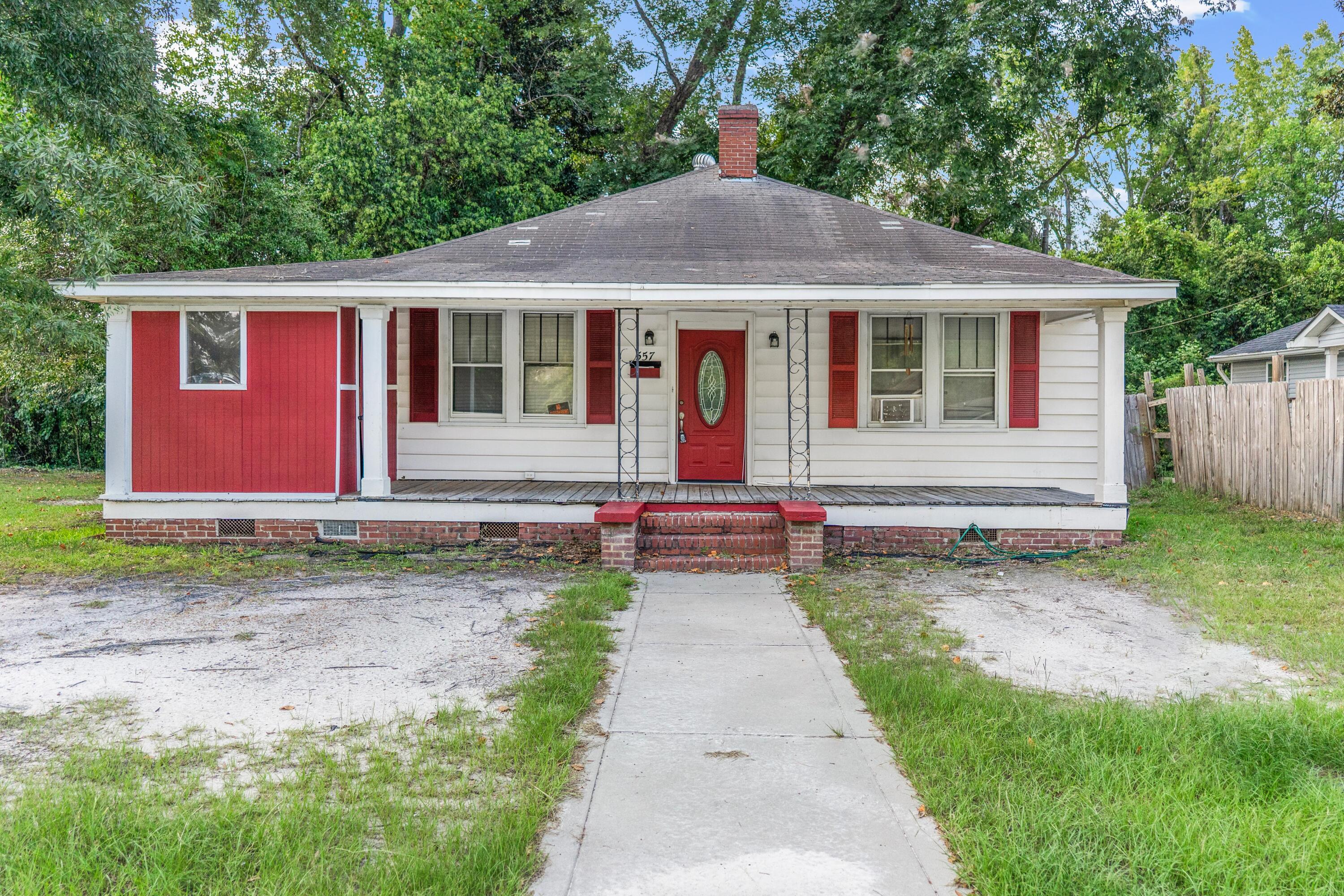 557 Louis Street — photo