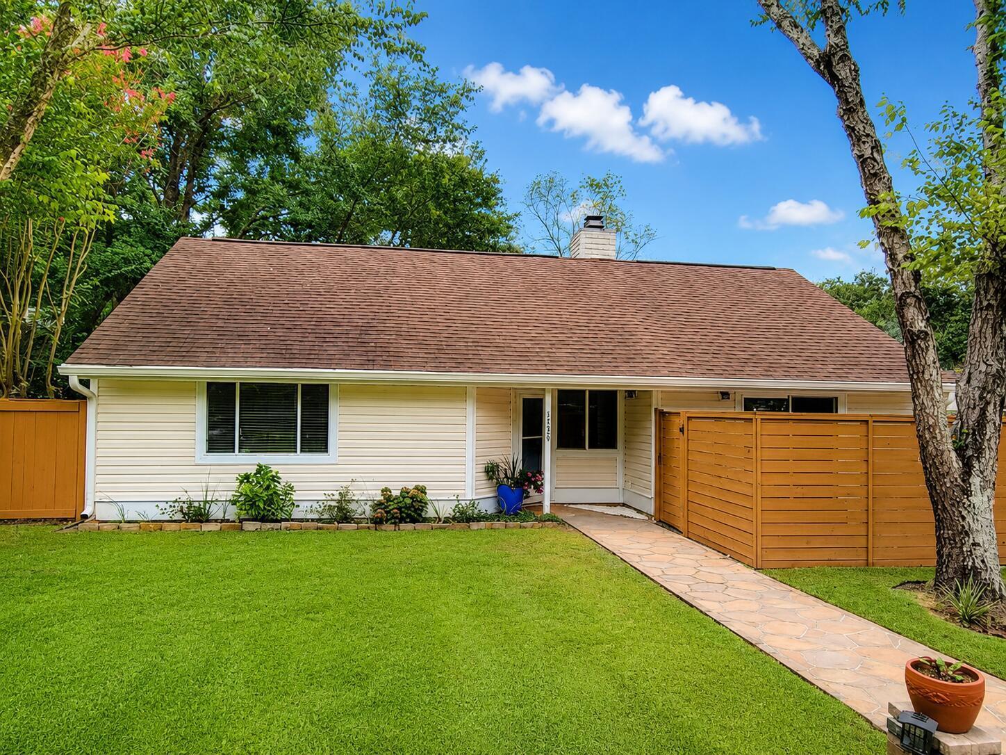 1129 Astor Drive — photo
