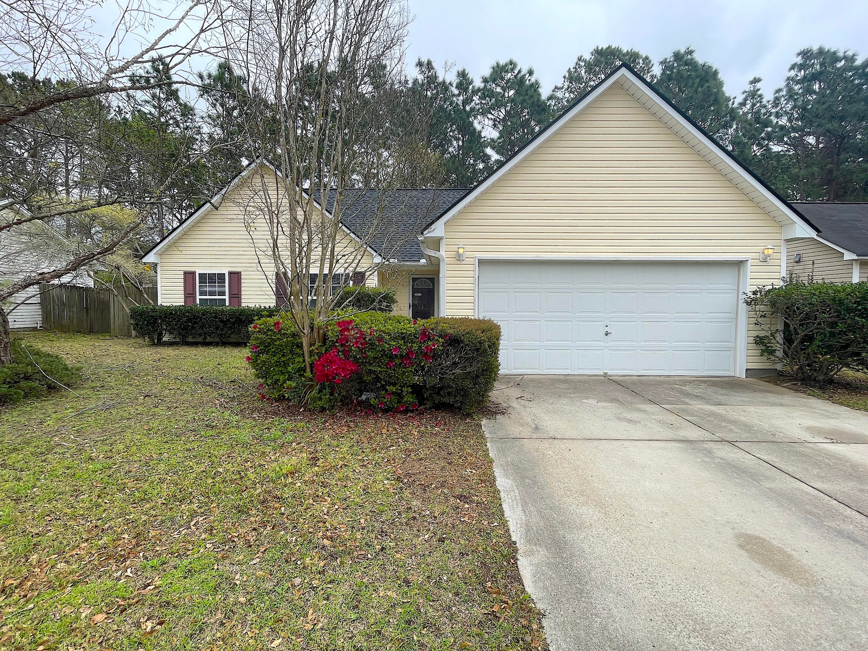 144 Paddock Way — photo