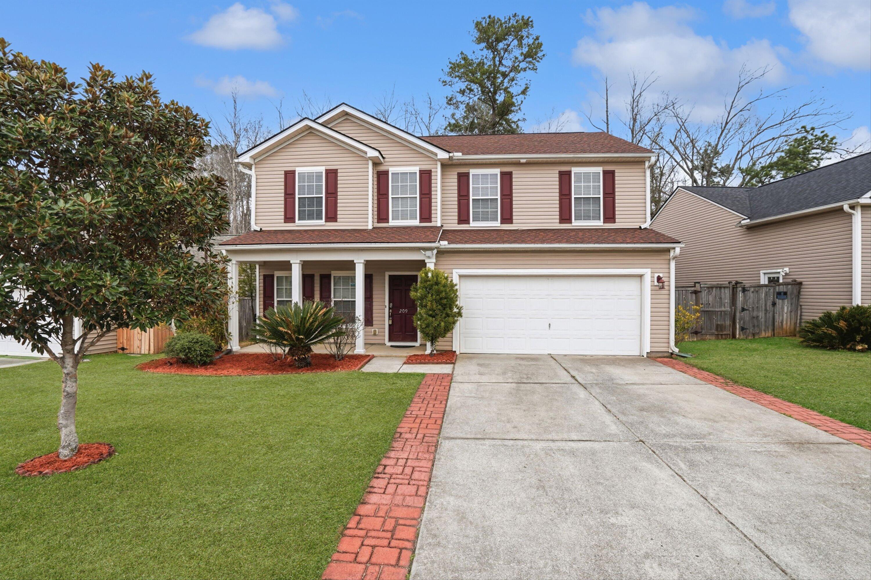 209 Goldfinch Lane — photo